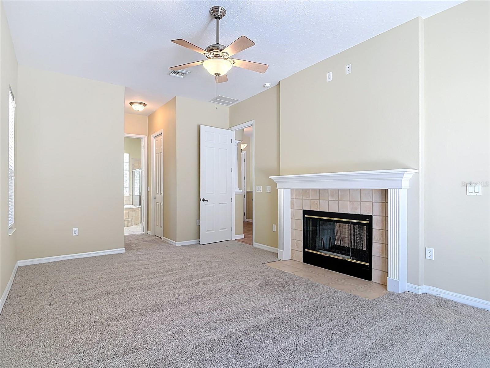 Image 39 of 75 For 949 Hawk Landing