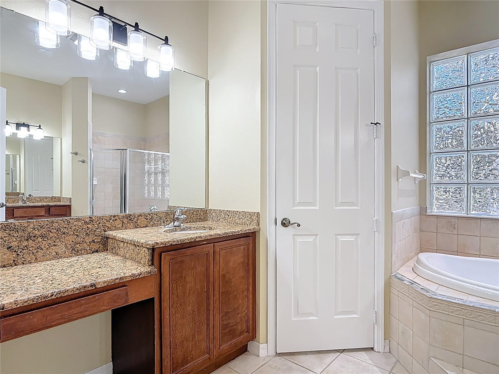 Image 41 of 75 For 949 Hawk Landing