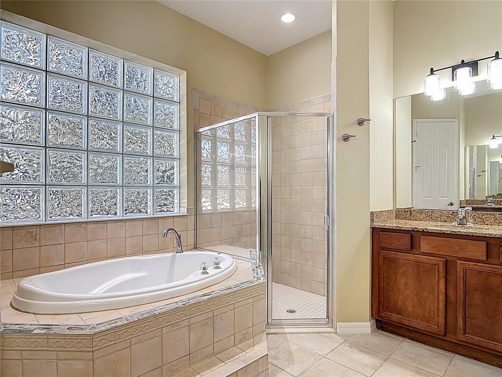 Image 42 of 75 For 949 Hawk Landing