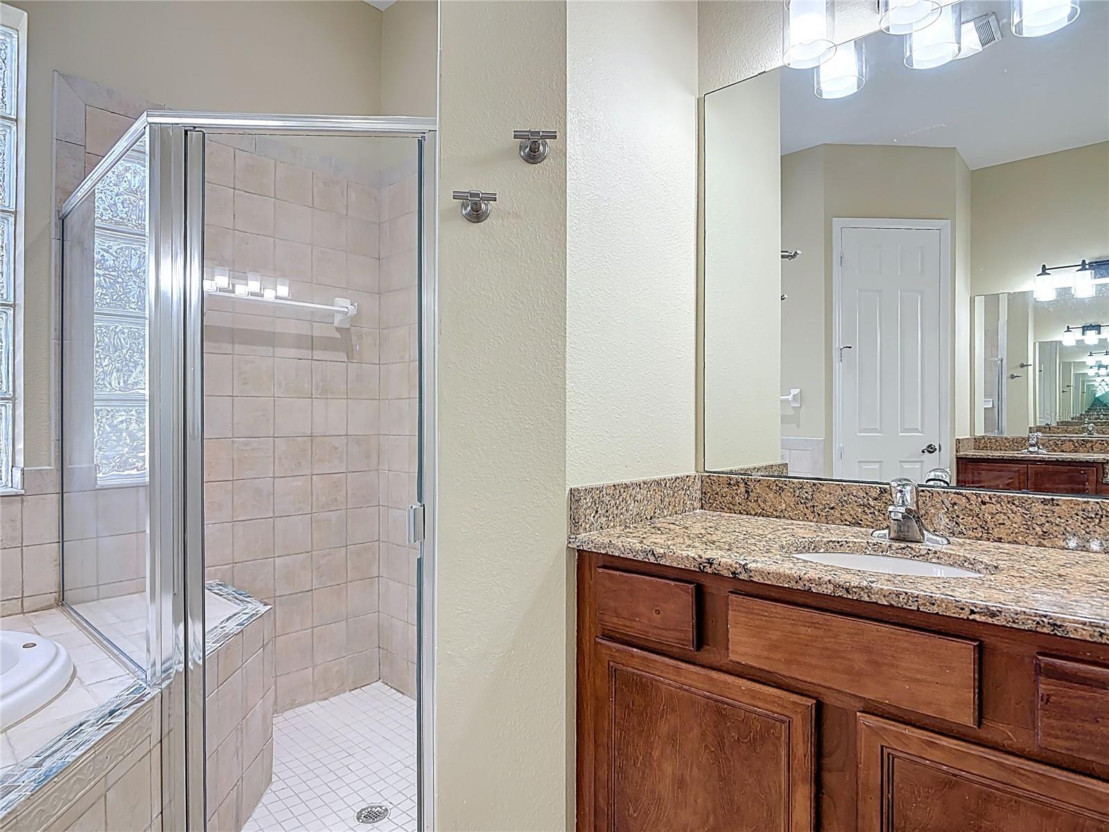 Image 43 of 75 For 949 Hawk Landing