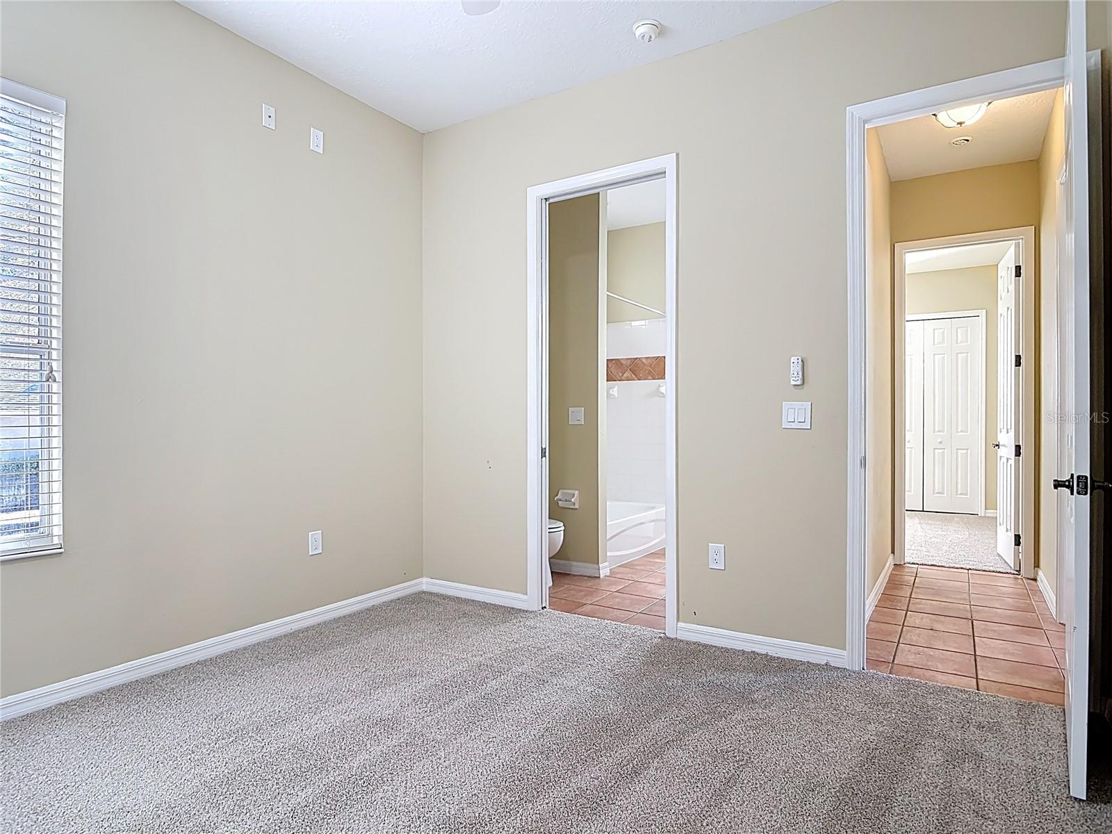 Image 49 of 75 For 949 Hawk Landing