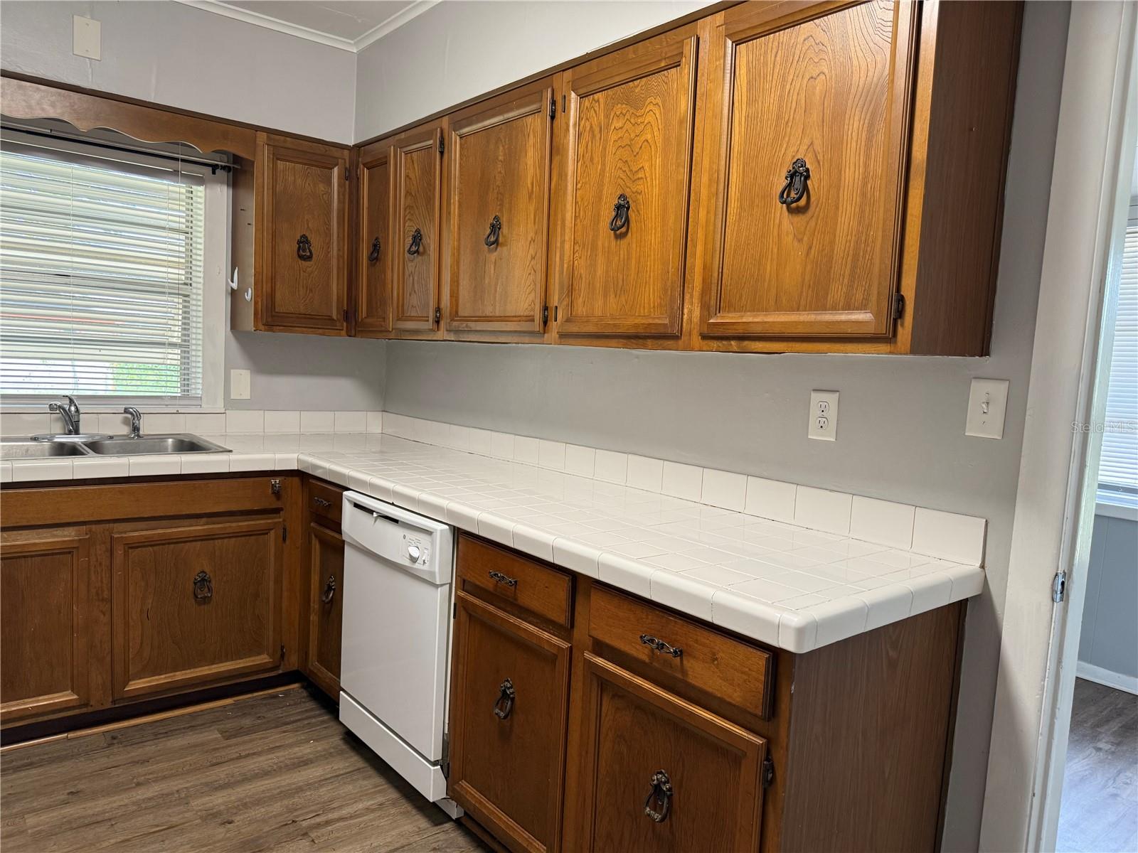 Image 11 of 50 For 5441 18th Street