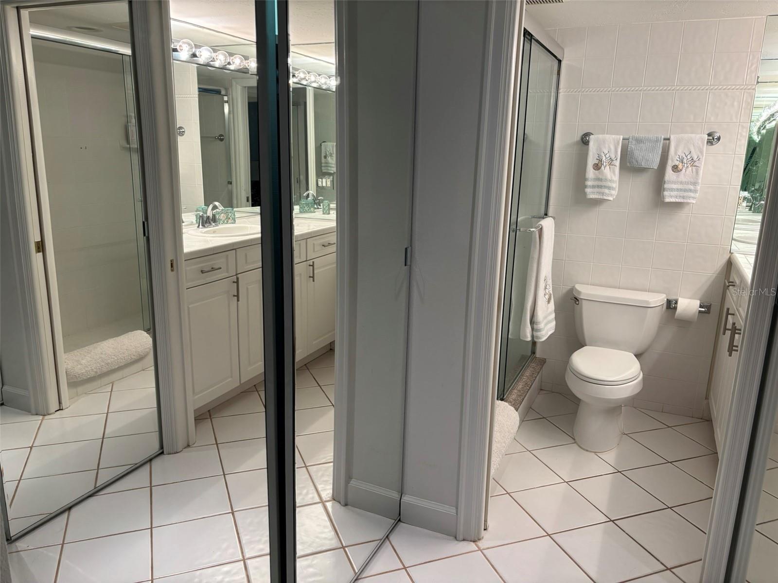 Image 19 of 21 For 6039 Peppertree Way 222