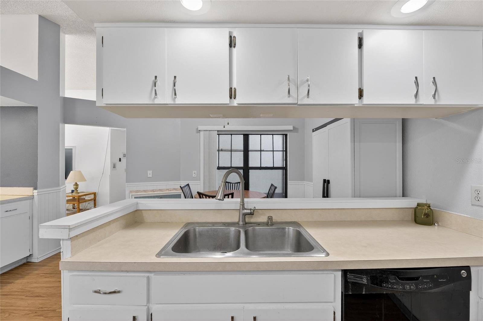 Image 18 of 46 For 205 Linger Lane