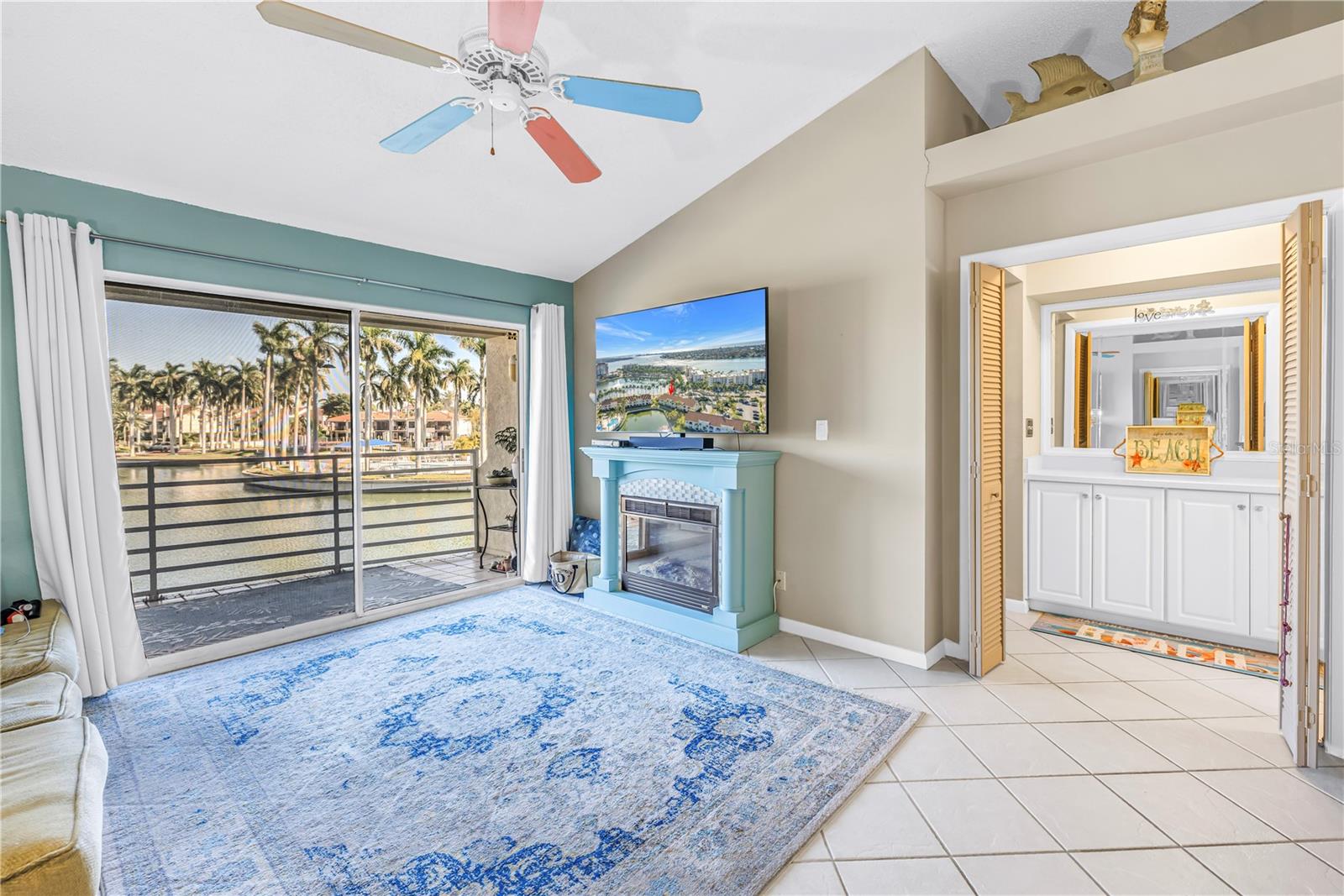 Image 10 of 32 For 6080 Bahia Del Mar Circle 212