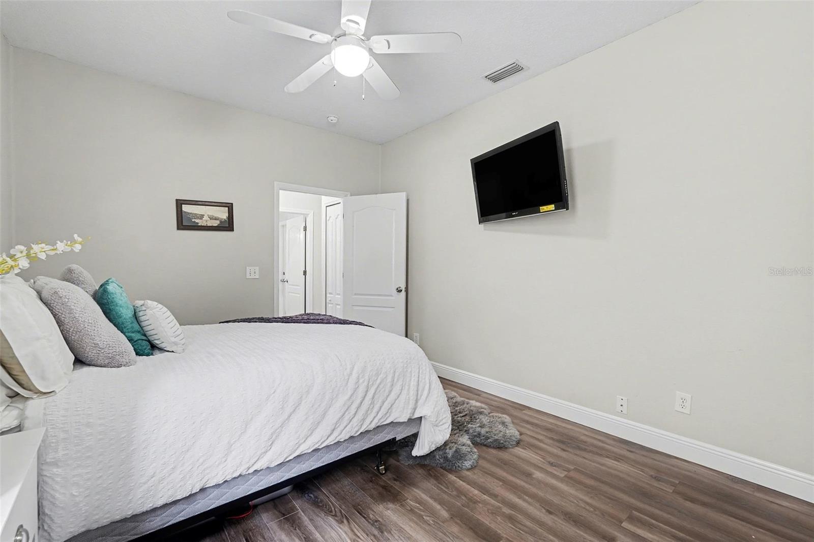 Image 31 of 39 For 1952 Fruitridge Street