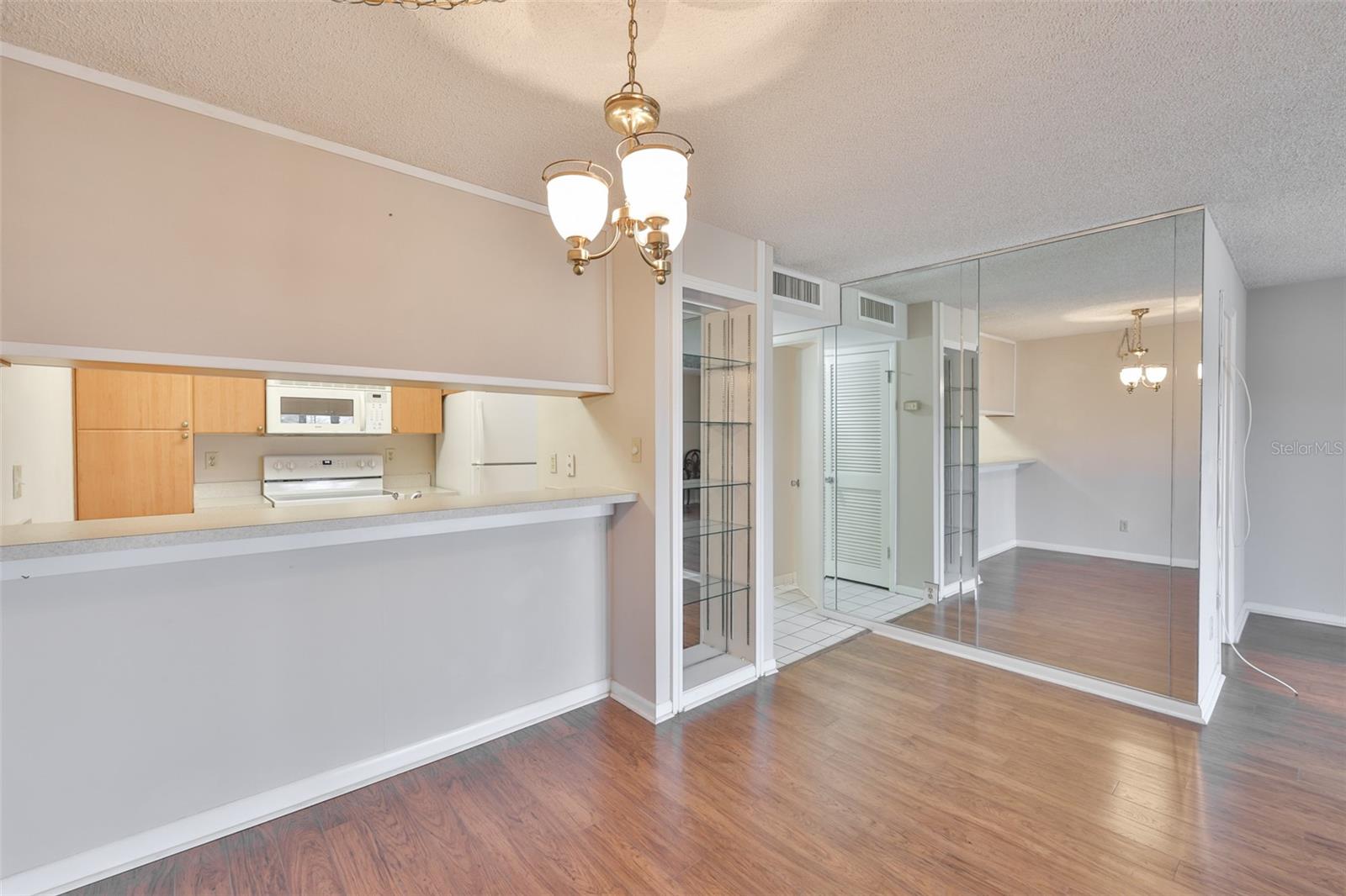 Image 10 of 32 For 13626 Greenfield Drive 205