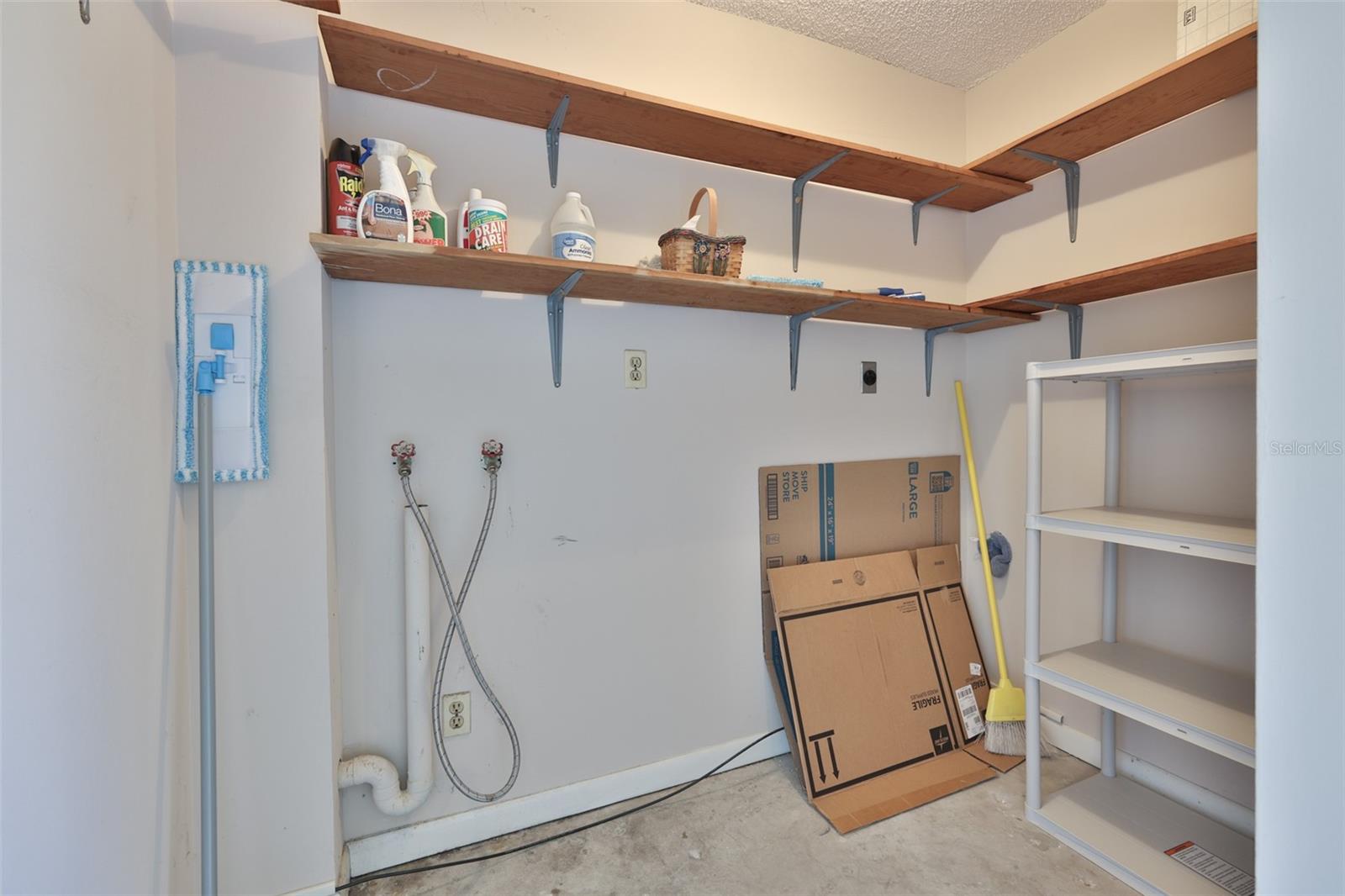 Image 21 of 32 For 13626 Greenfield Drive 205