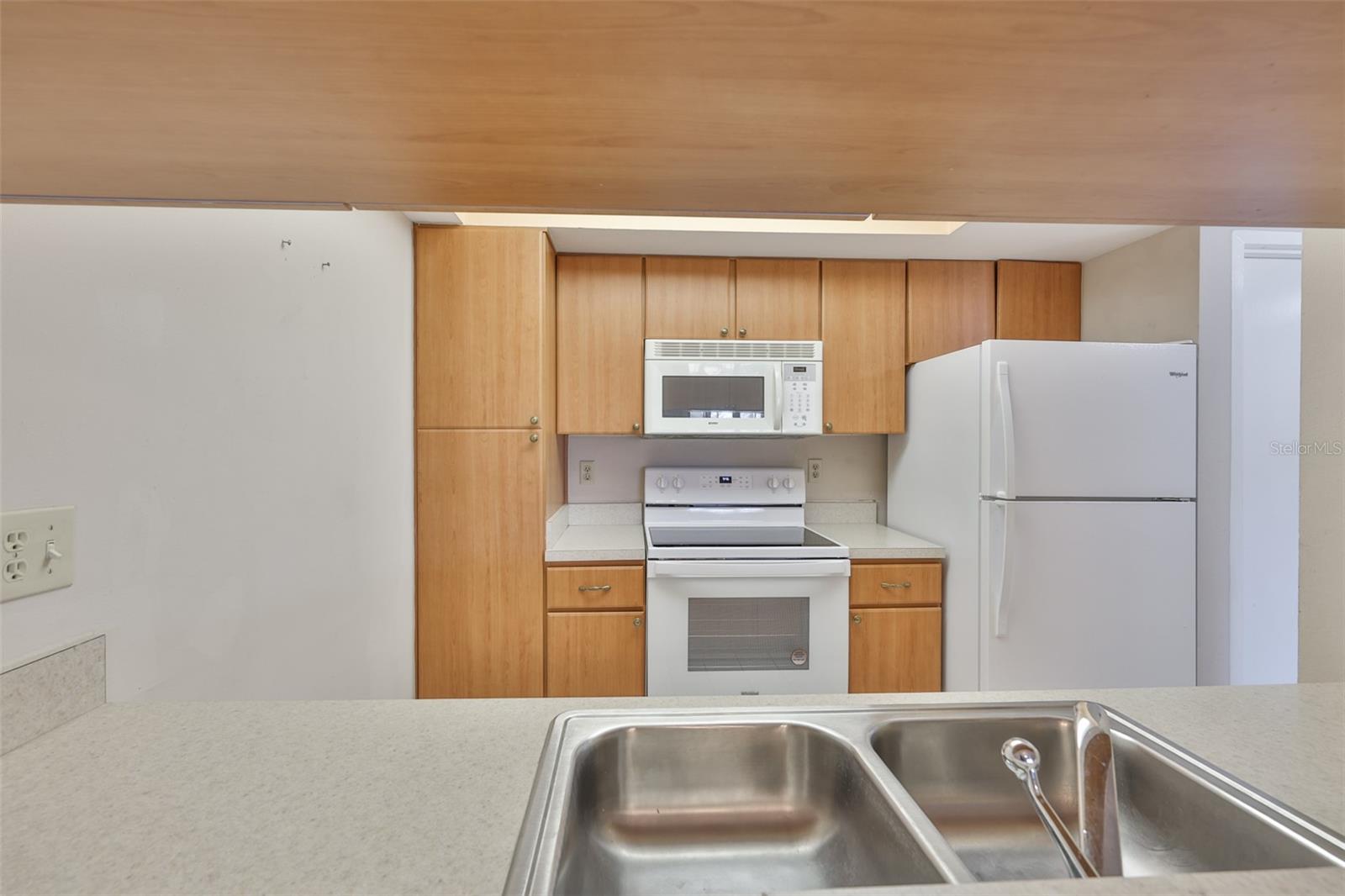 Image 9 of 32 For 13626 Greenfield Drive 205