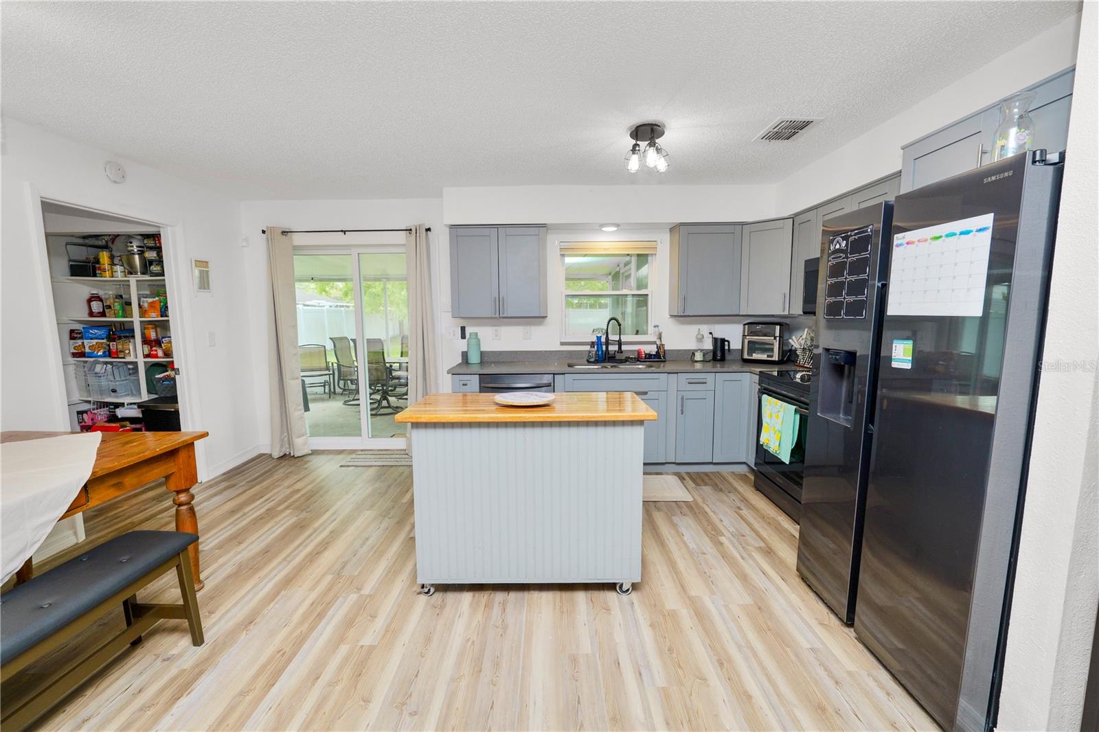 Image 3 of 21 For 2937 Delrose Drive N