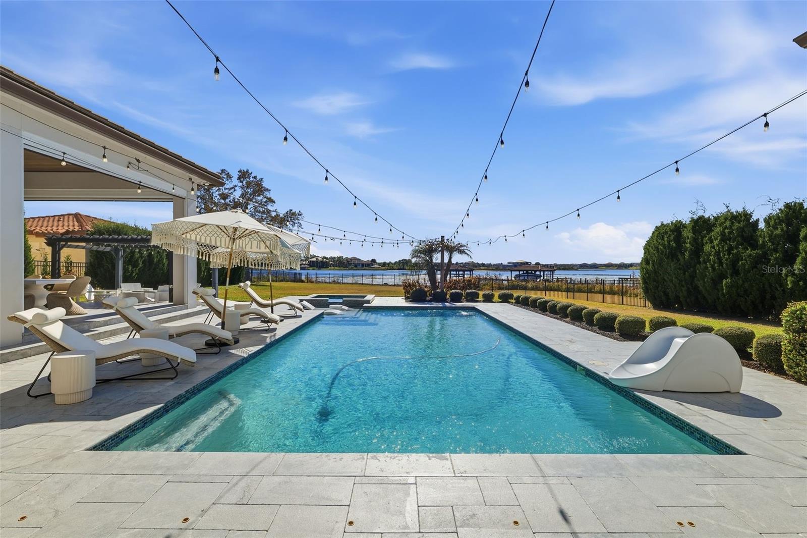 Image 11 of 81 For 14730 Avenue Of The Rushes