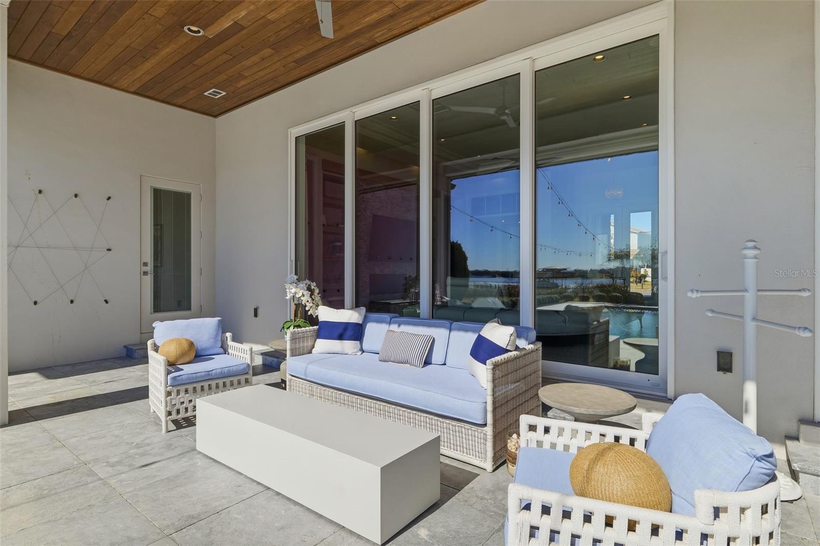 Image 12 of 81 For 14730 Avenue Of The Rushes