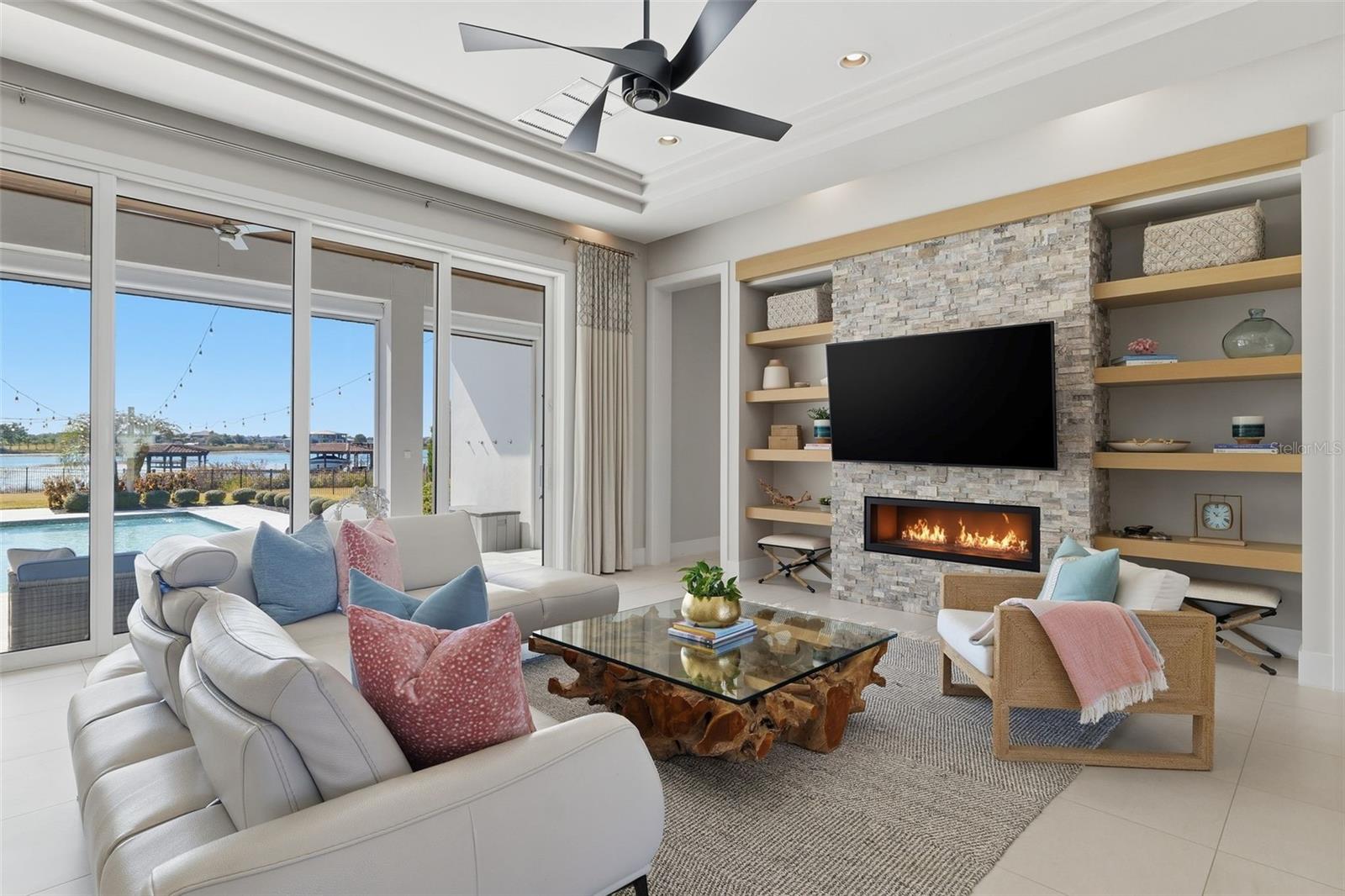 Image 15 of 81 For 14730 Avenue Of The Rushes