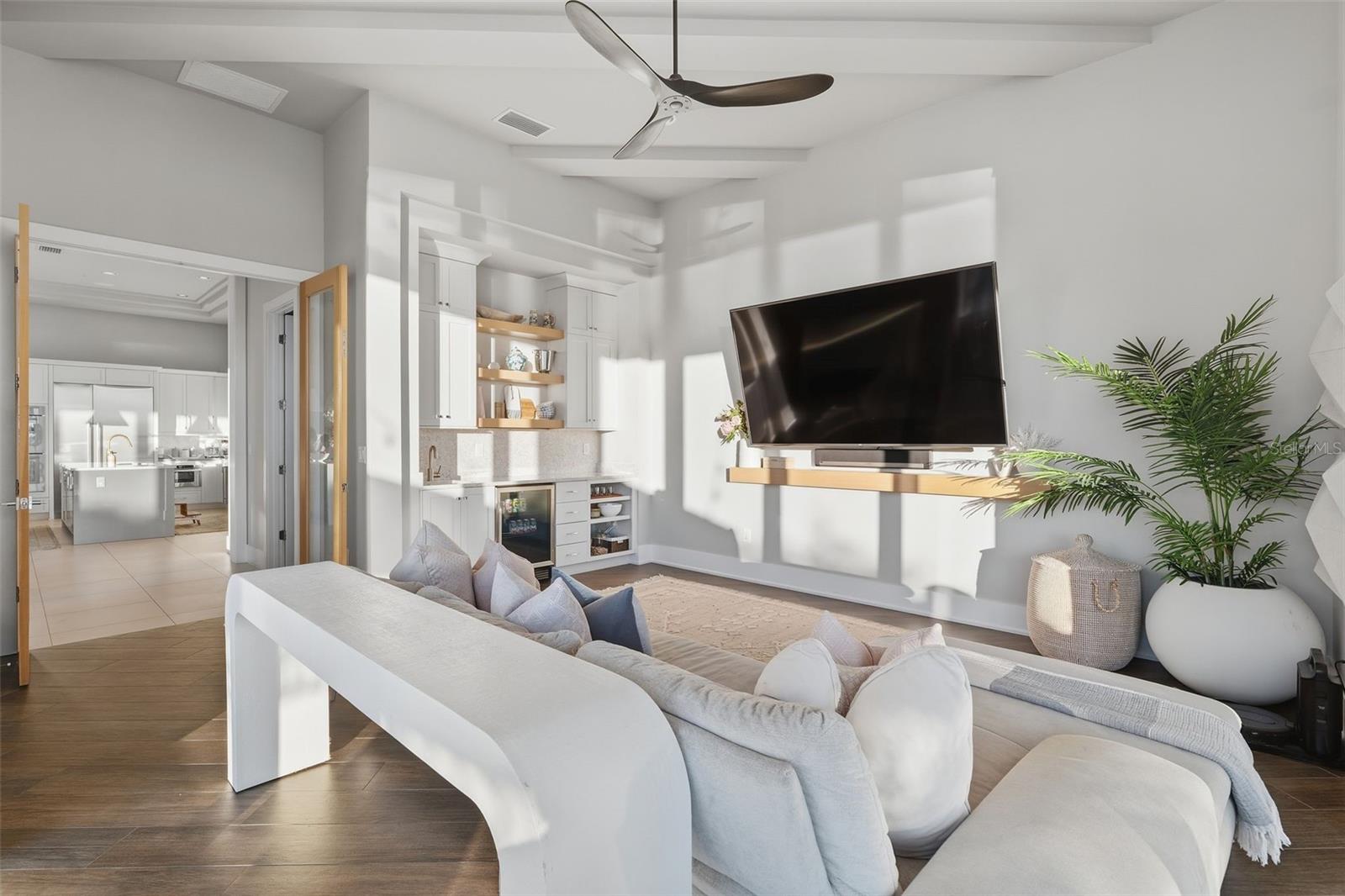 Image 19 of 81 For 14730 Avenue Of The Rushes