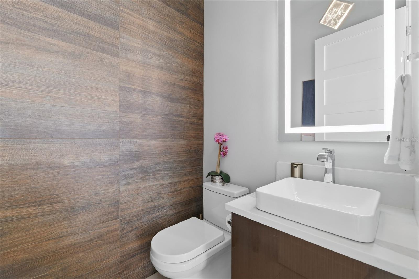 Image 27 of 81 For 14730 Avenue Of The Rushes