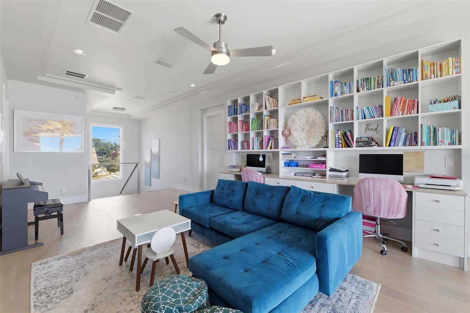 Image 38 of 81 For 14730 Avenue Of The Rushes