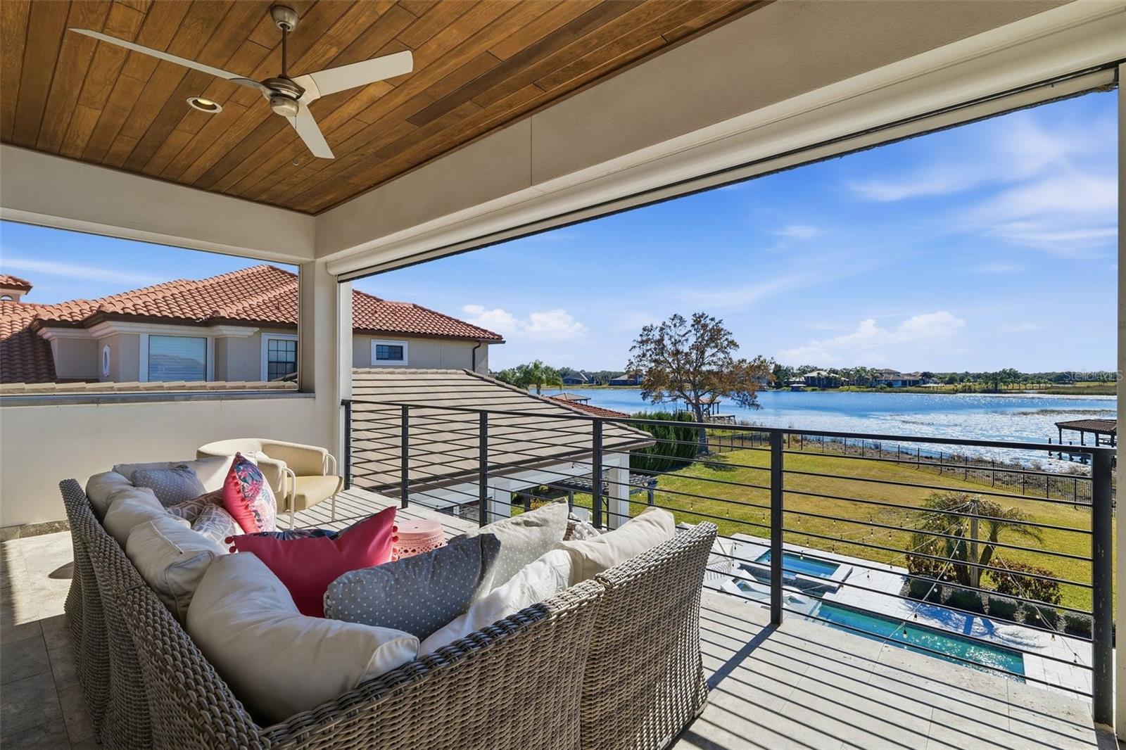 Image 4 of 81 For 14730 Avenue Of The Rushes