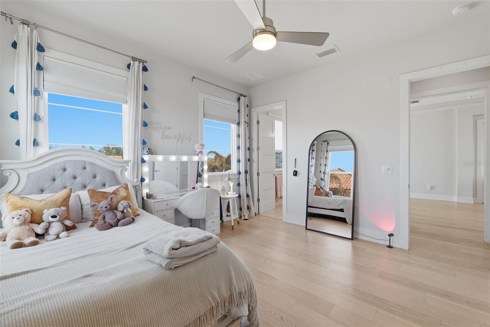 Image 51 of 81 For 14730 Avenue Of The Rushes