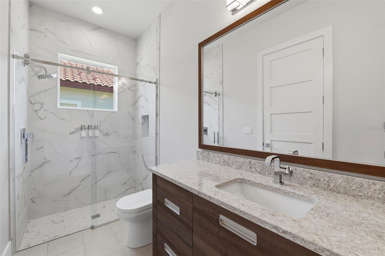 Image 61 of 81 For 14730 Avenue Of The Rushes