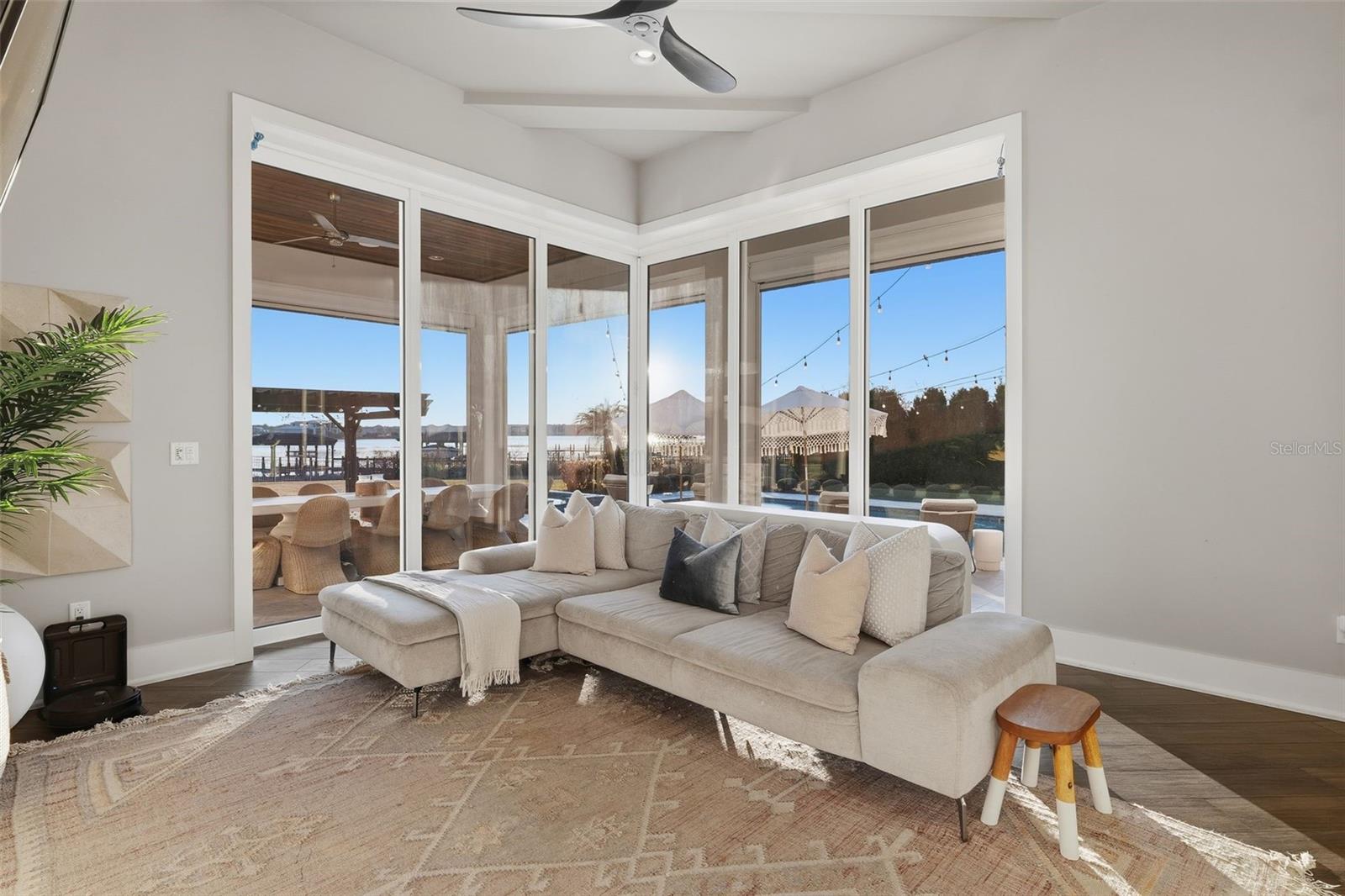 Image 63 of 81 For 14730 Avenue Of The Rushes