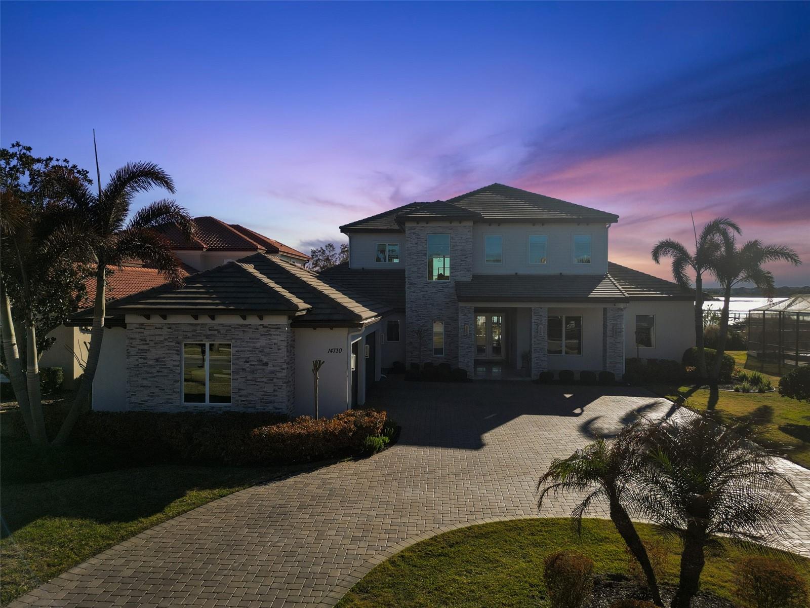 Image 68 of 81 For 14730 Avenue Of The Rushes