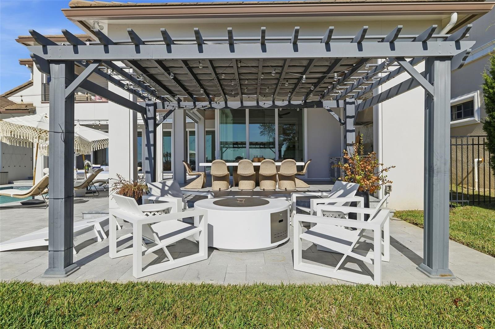 Image 8 of 81 For 14730 Avenue Of The Rushes