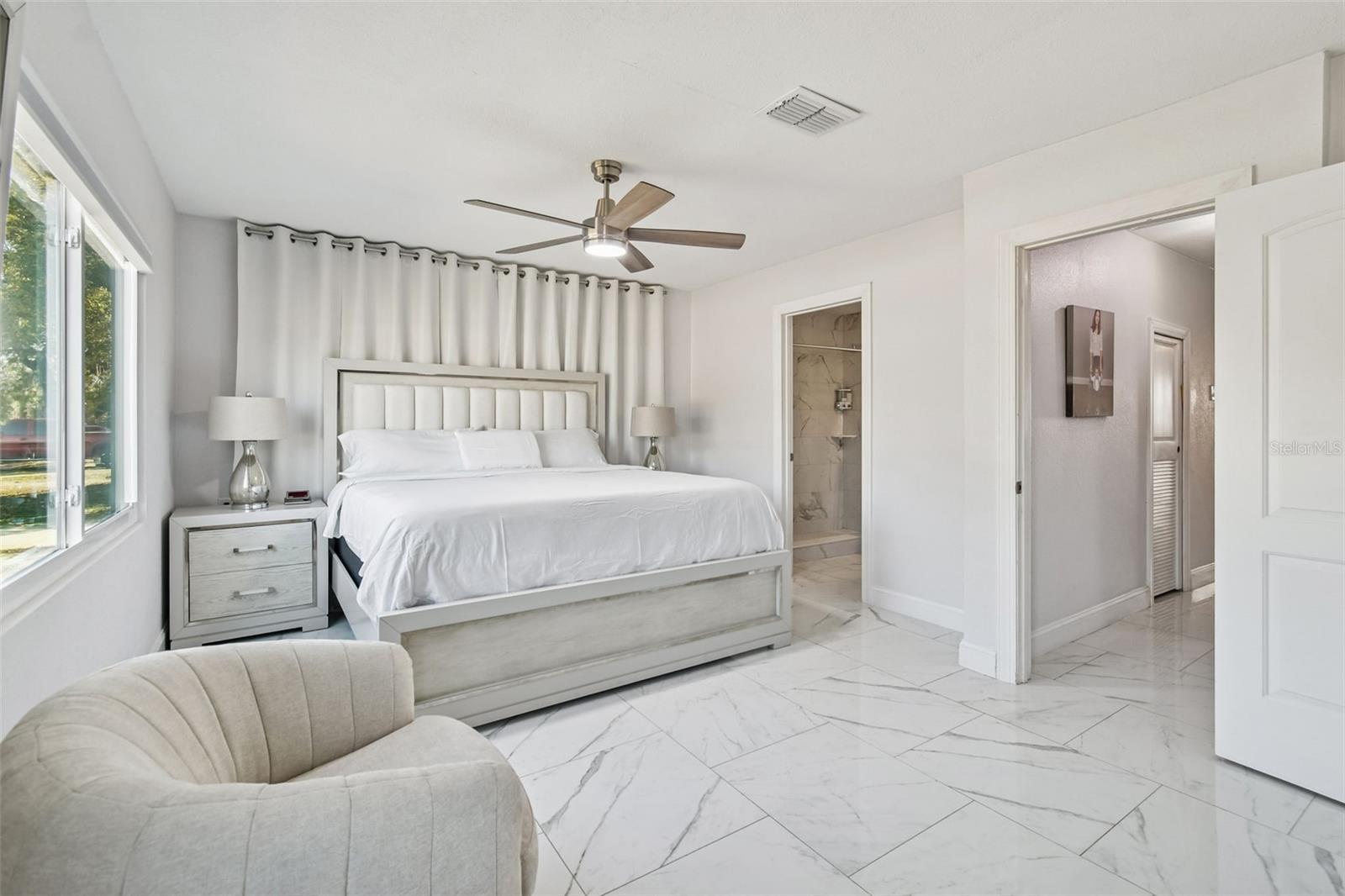 Image 10 of 70 For 2109 Oakland Drive