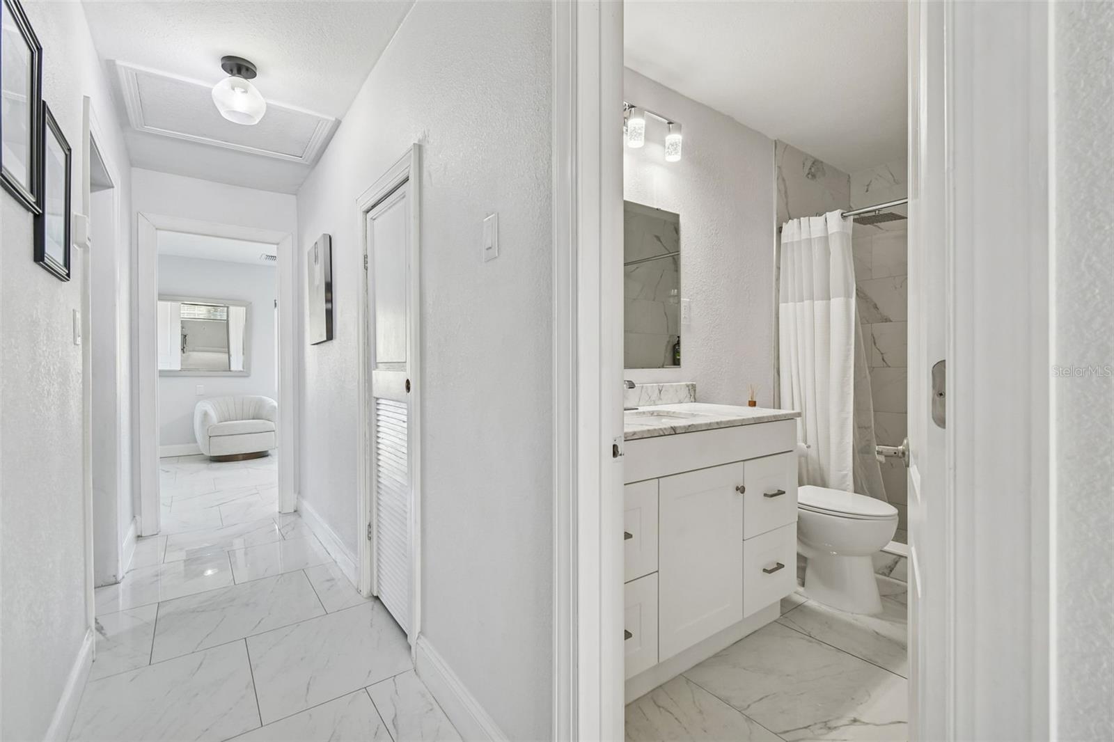 Image 17 of 70 For 2109 Oakland Drive