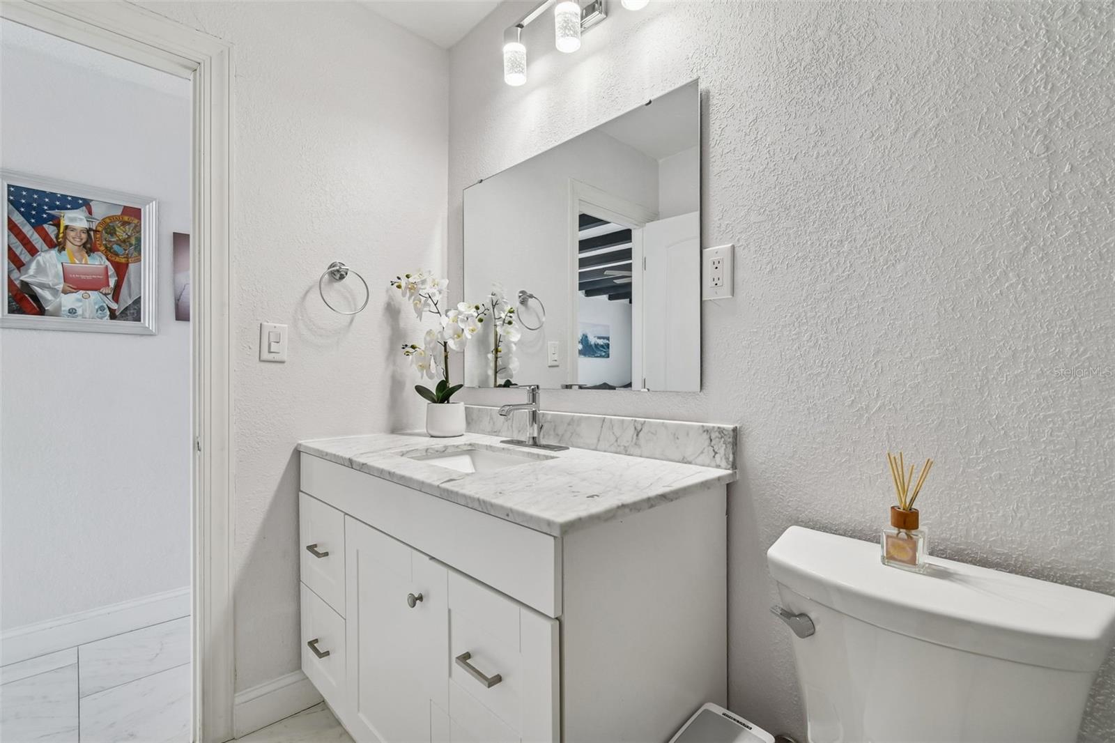 Image 19 of 70 For 2109 Oakland Drive