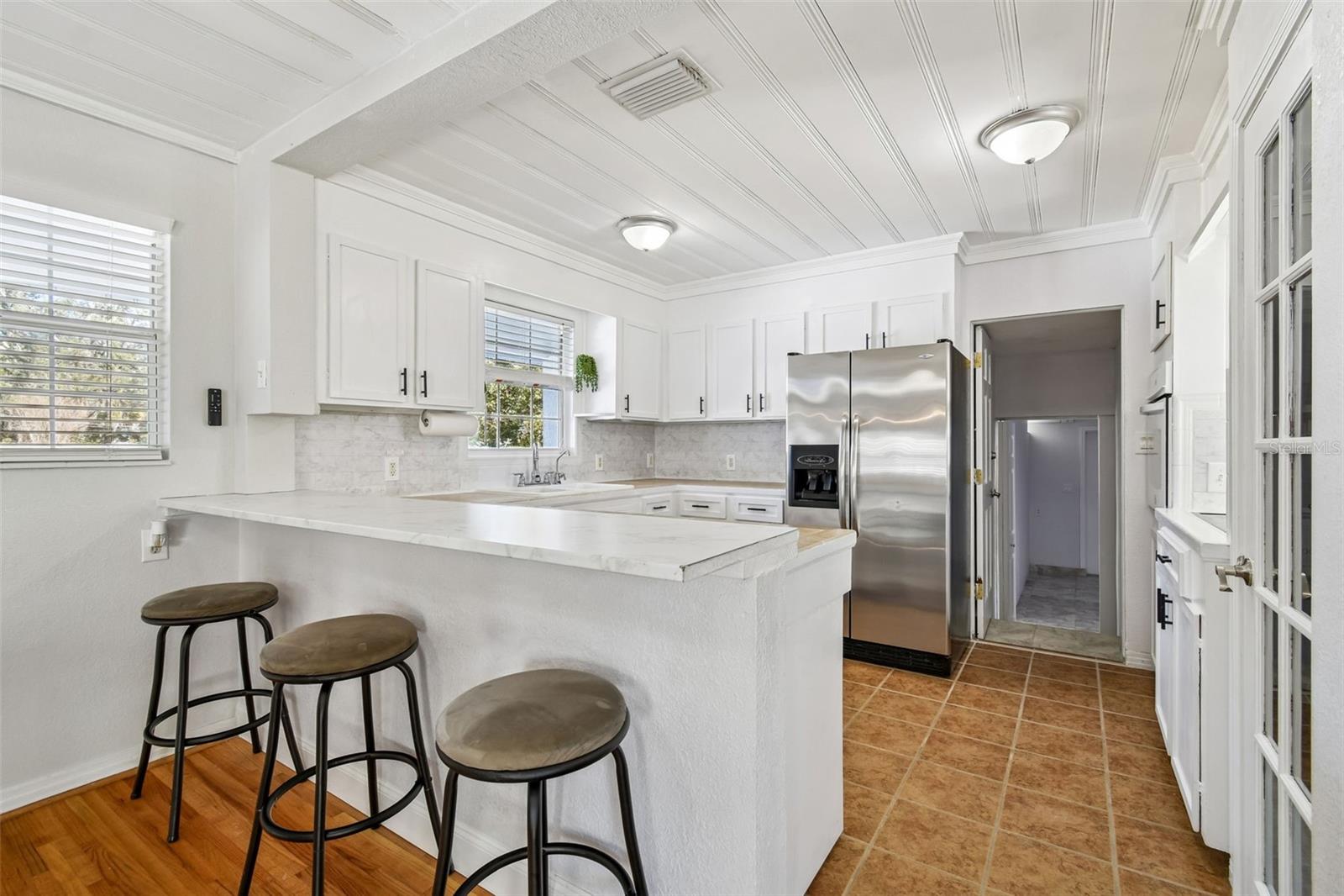 Image 23 of 70 For 2109 Oakland Drive