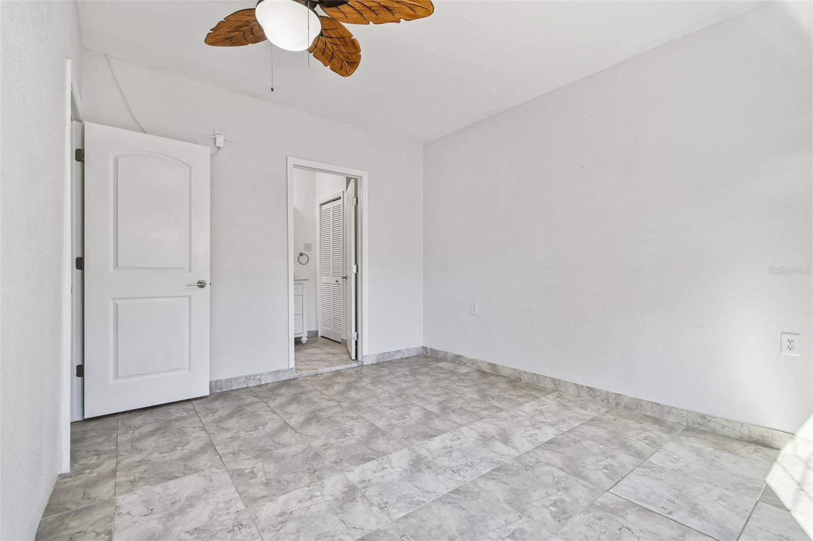 Image 31 of 70 For 2109 Oakland Drive