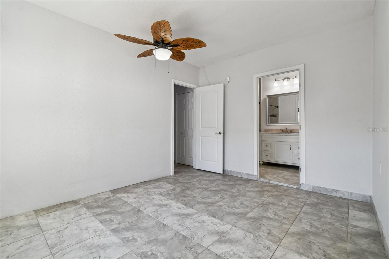 Image 32 of 70 For 2109 Oakland Drive