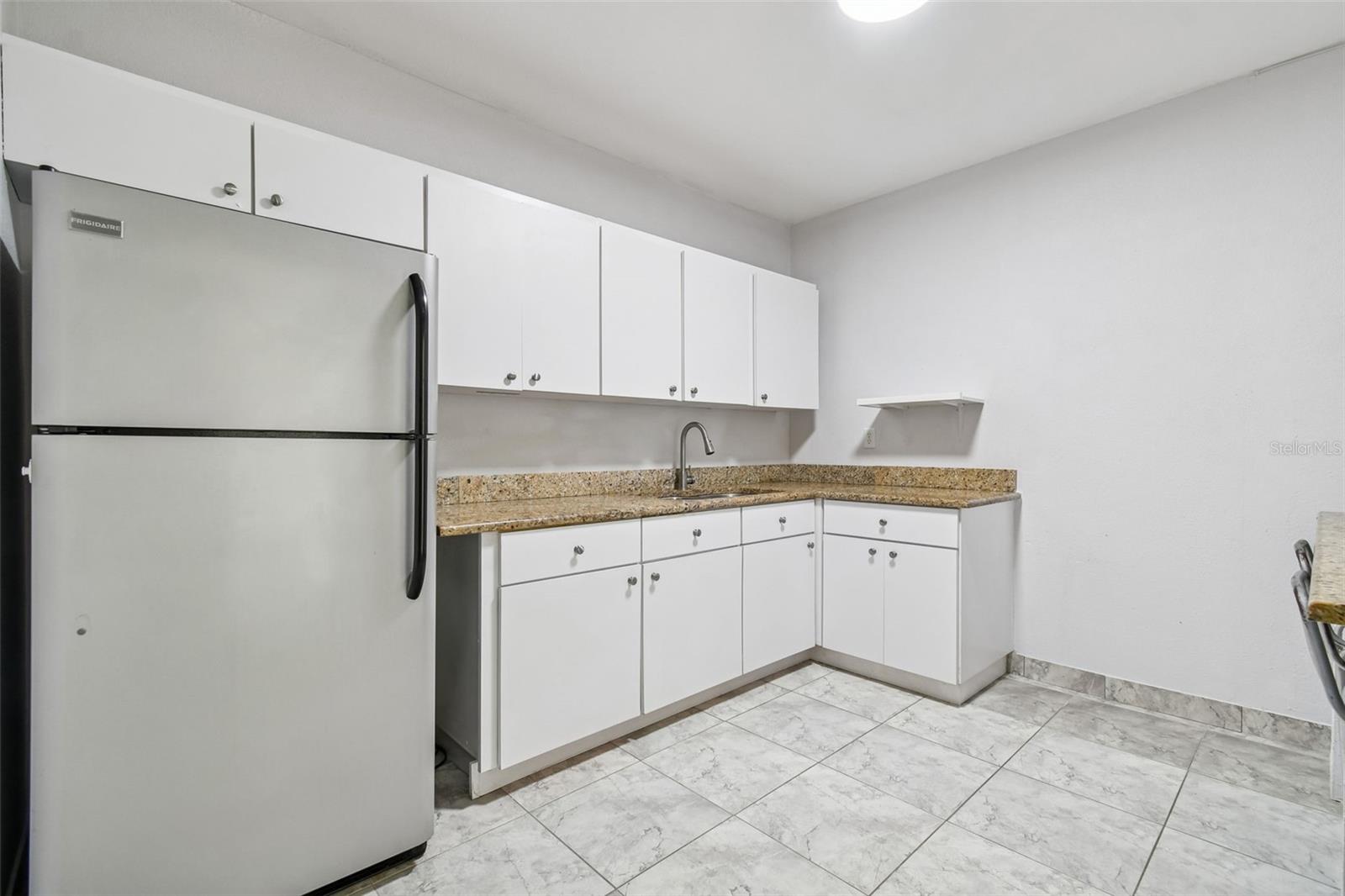 Image 34 of 70 For 2109 Oakland Drive