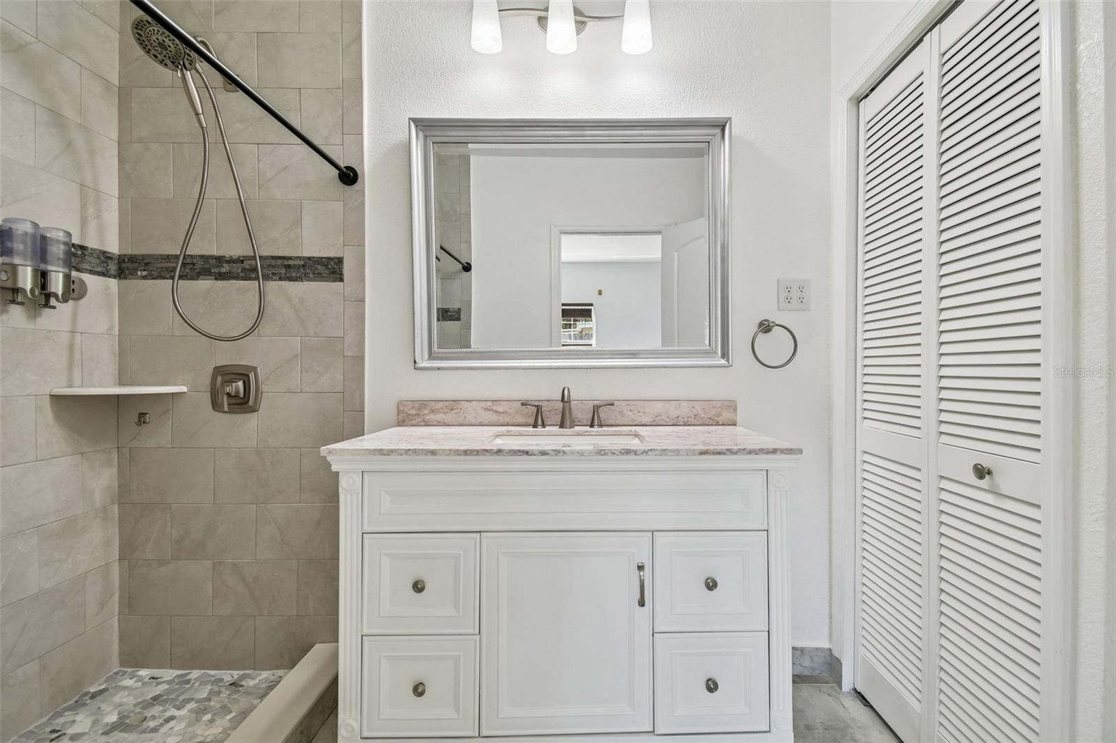 Image 37 of 70 For 2109 Oakland Drive