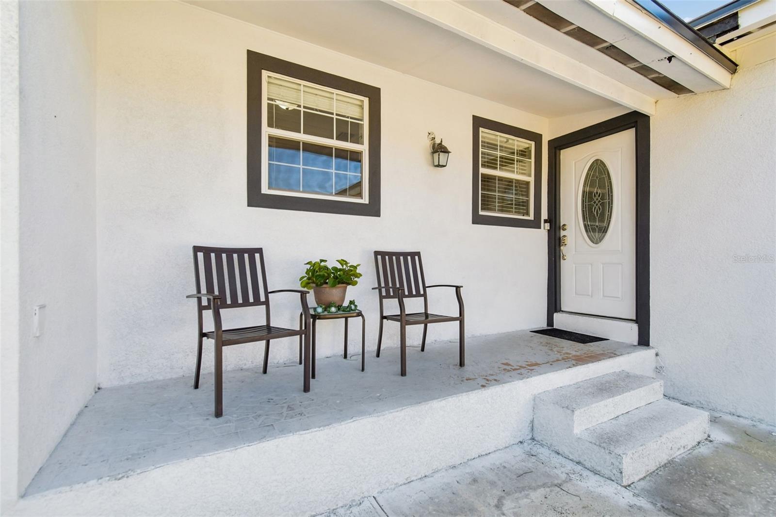 Image 4 of 70 For 2109 Oakland Drive