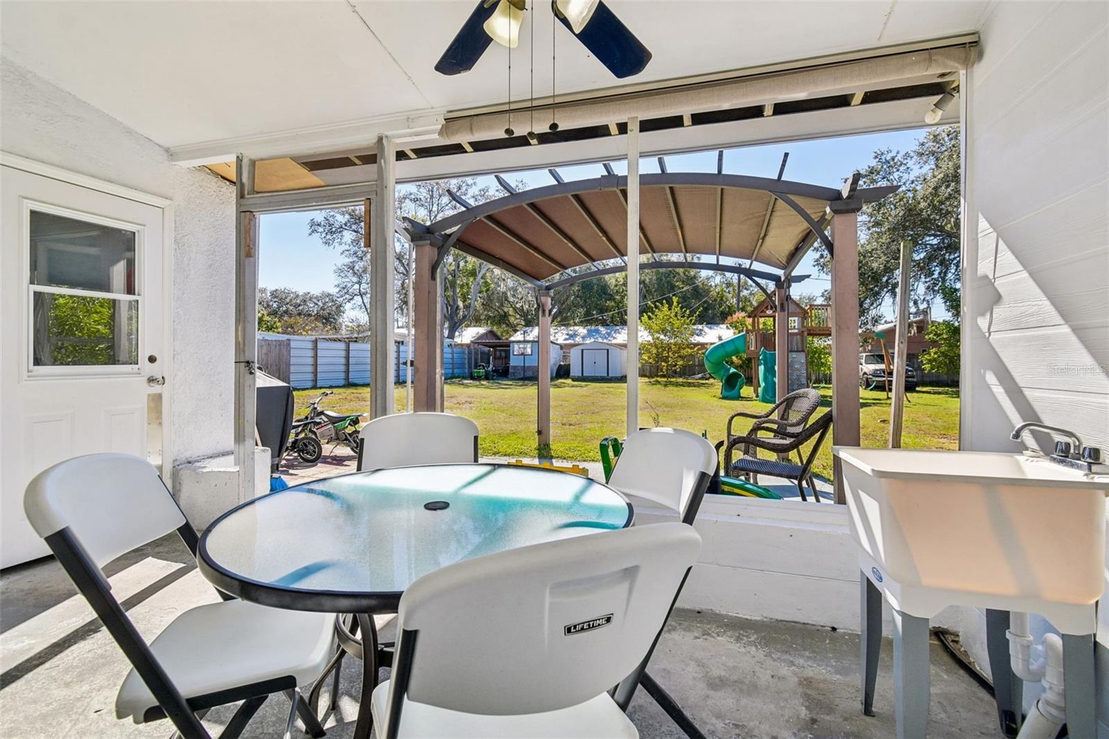 Image 42 of 70 For 2109 Oakland Drive