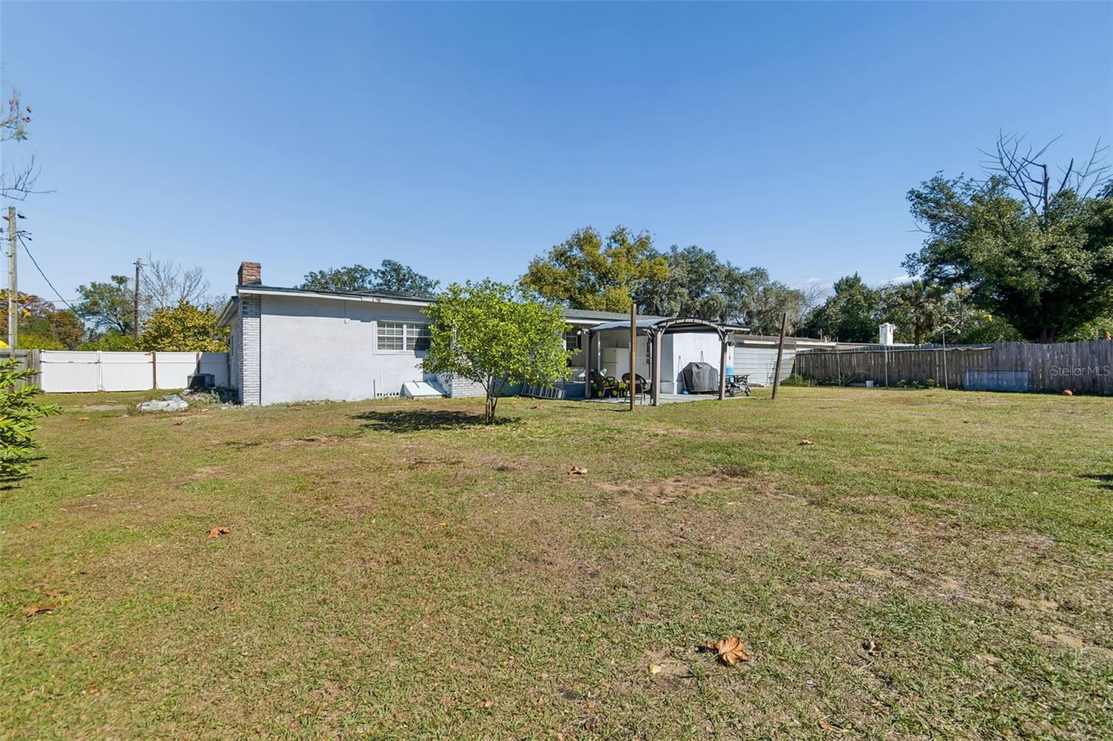 Image 47 of 70 For 2109 Oakland Drive