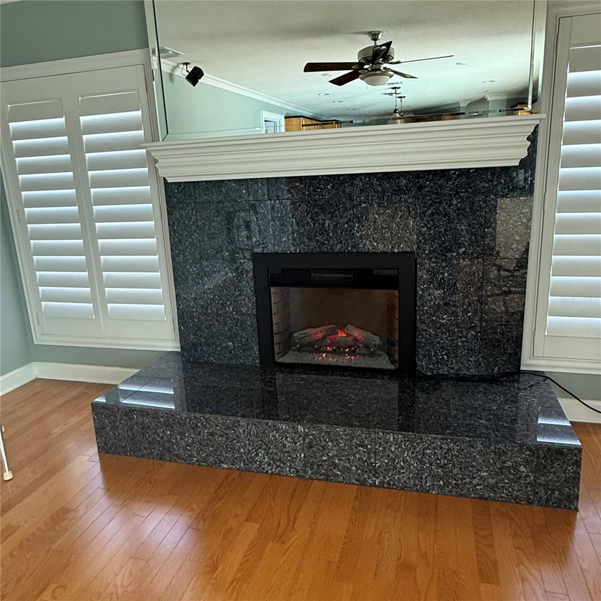 Image 4 of 15 For 615 Harbor Island