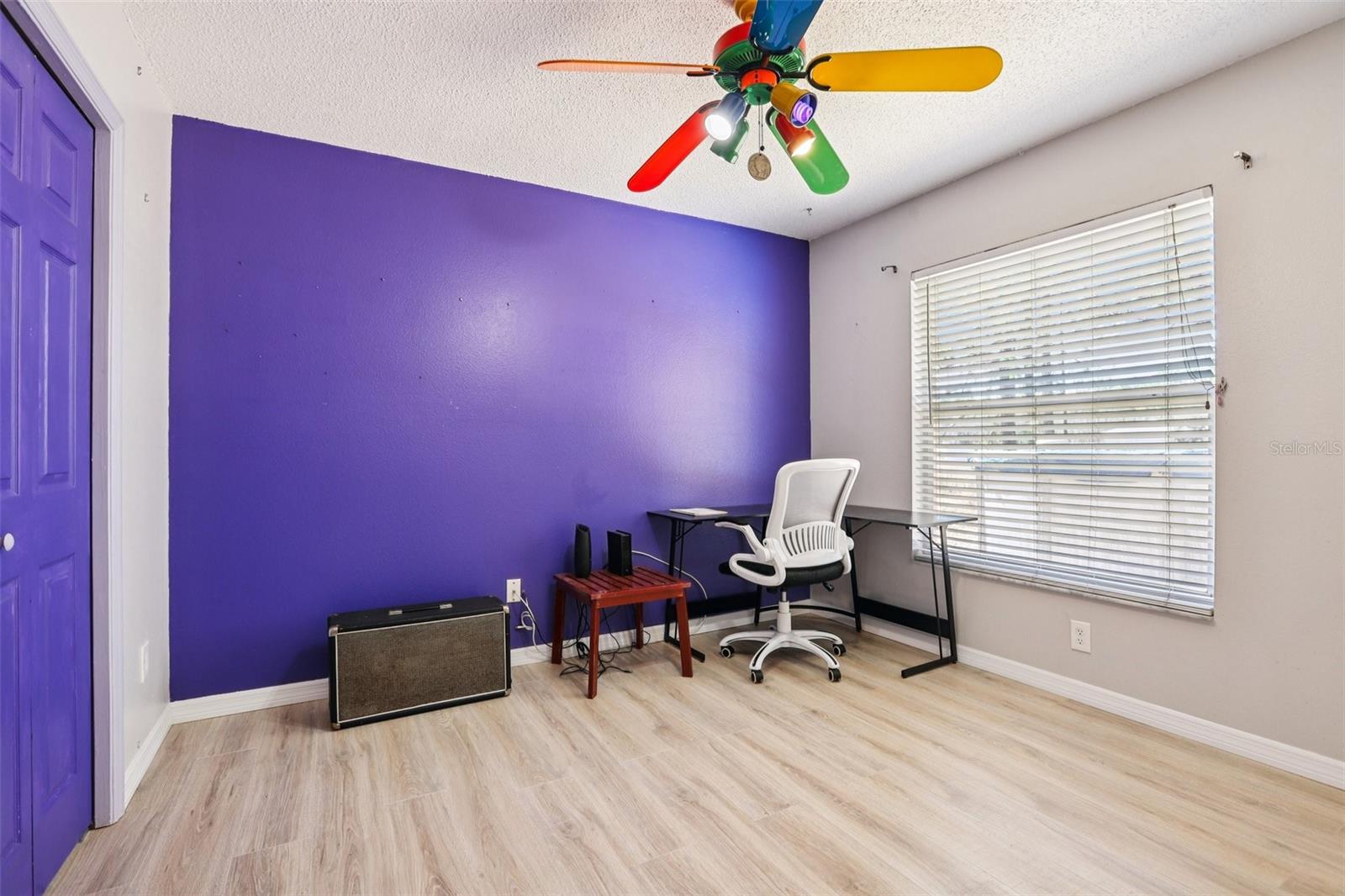 Listing photo id 15 for 15327 Green Jay Road