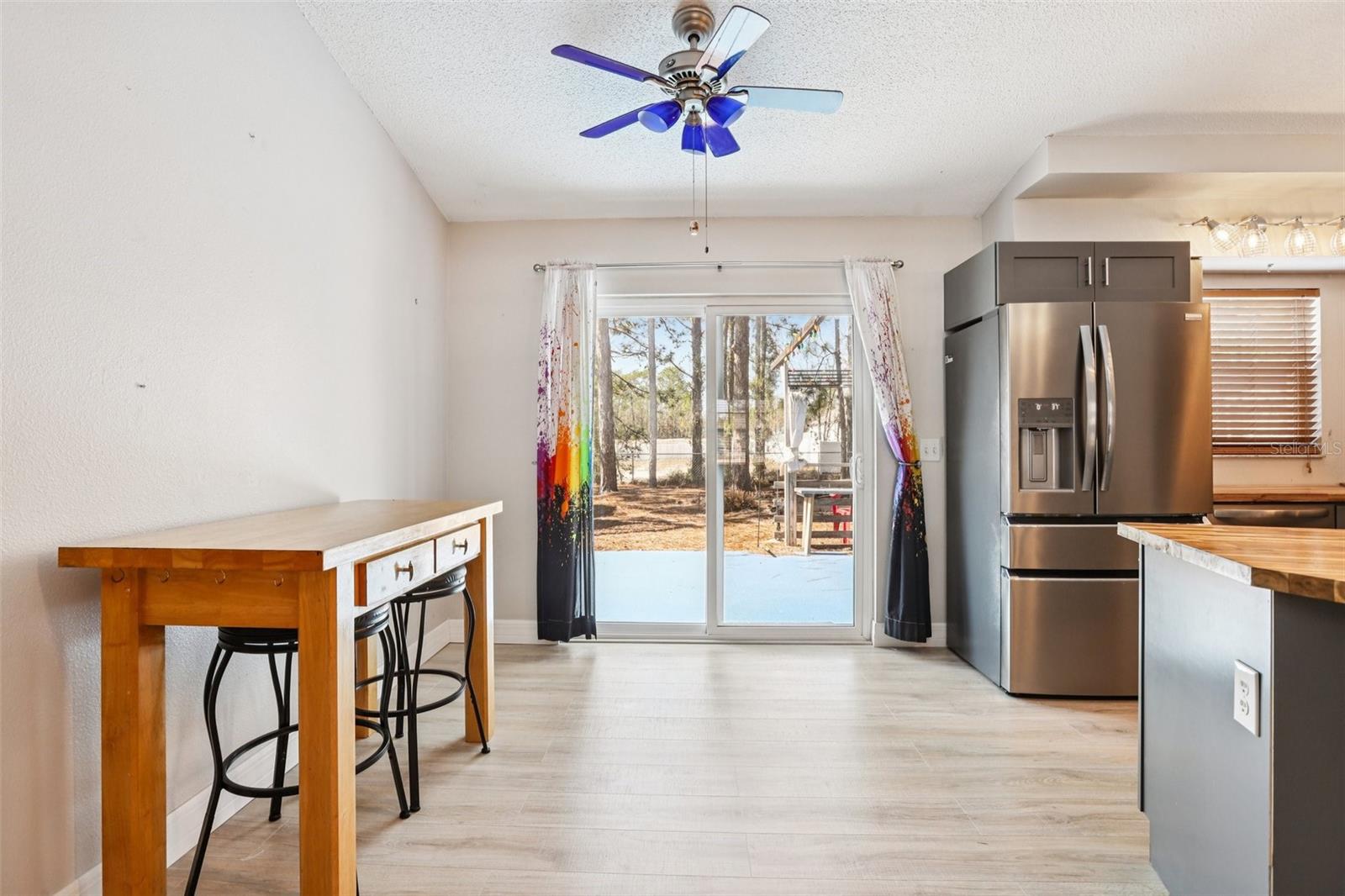 Listing photo id 7 for 15327 Green Jay Road