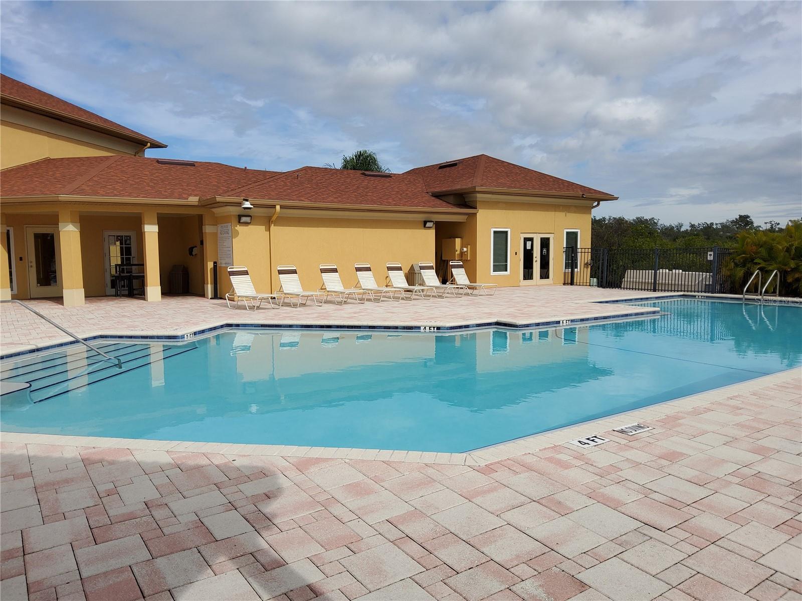 Image 19 of 20 For 4333 Bayside Village Drive 224