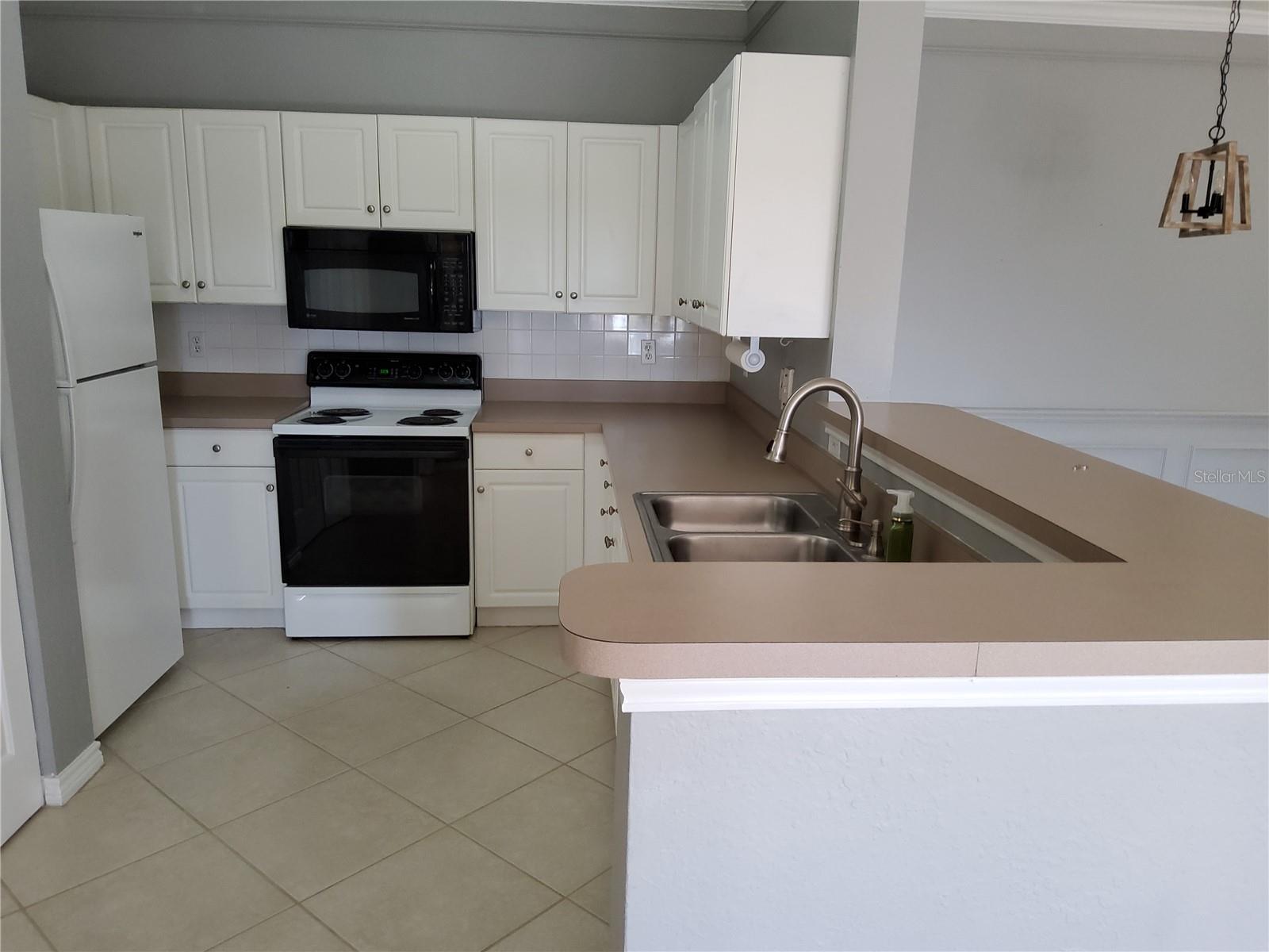 Image 4 of 20 For 4333 Bayside Village Drive 224