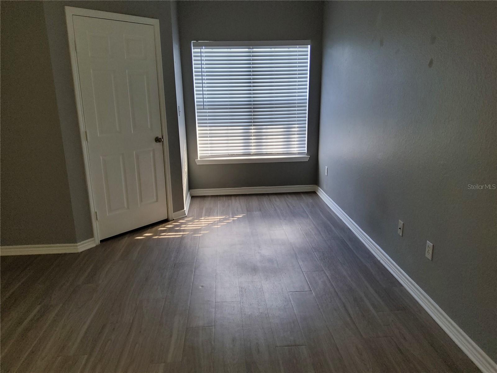 Image 5 of 20 For 4333 Bayside Village Drive 224