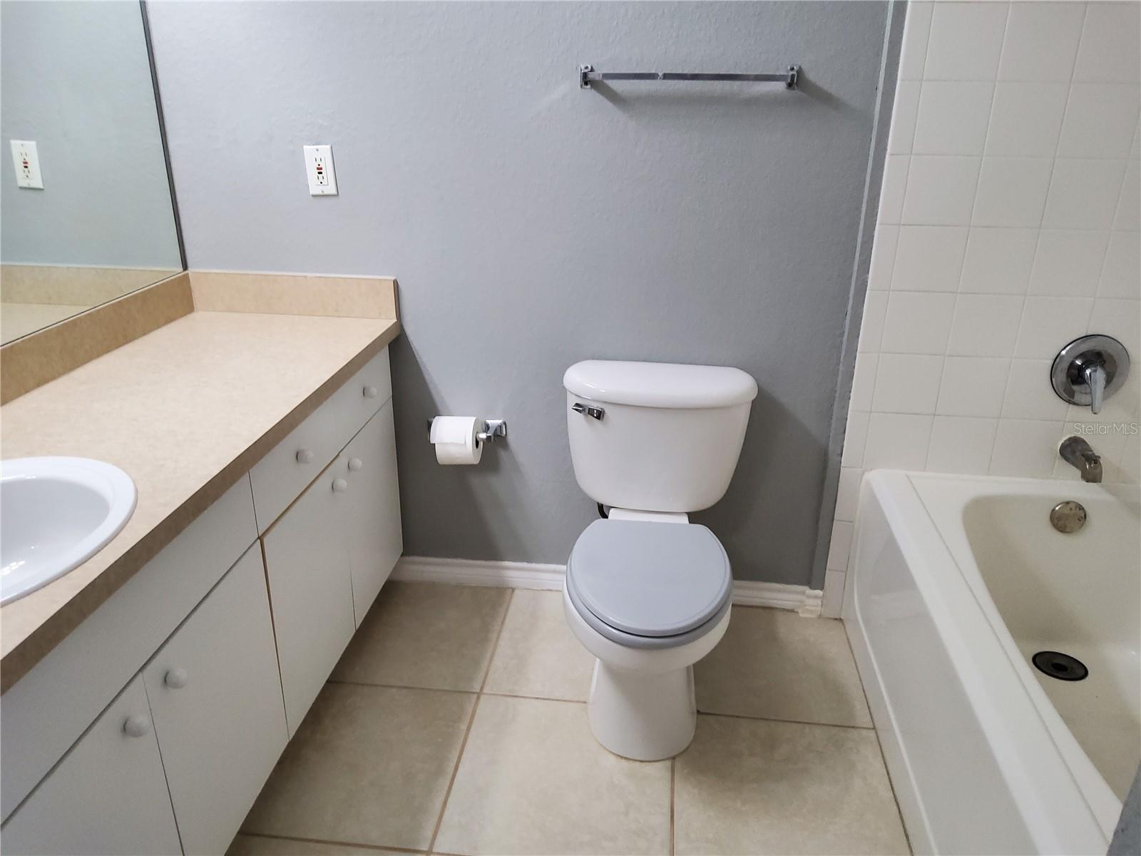 Image 6 of 20 For 4333 Bayside Village Drive 224