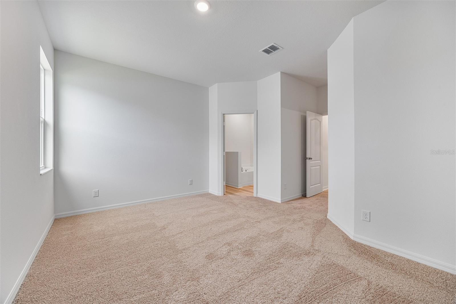 Image 12 of 19 For 247 Big Sioux Drive