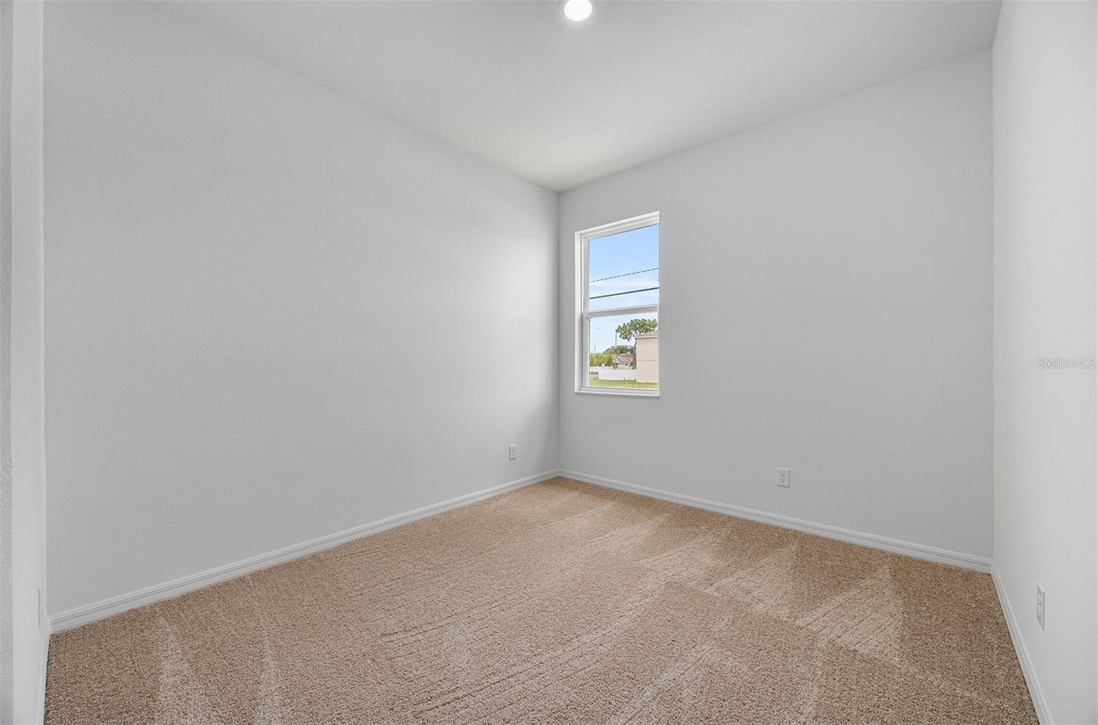 Image 16 of 19 For 247 Big Sioux Drive