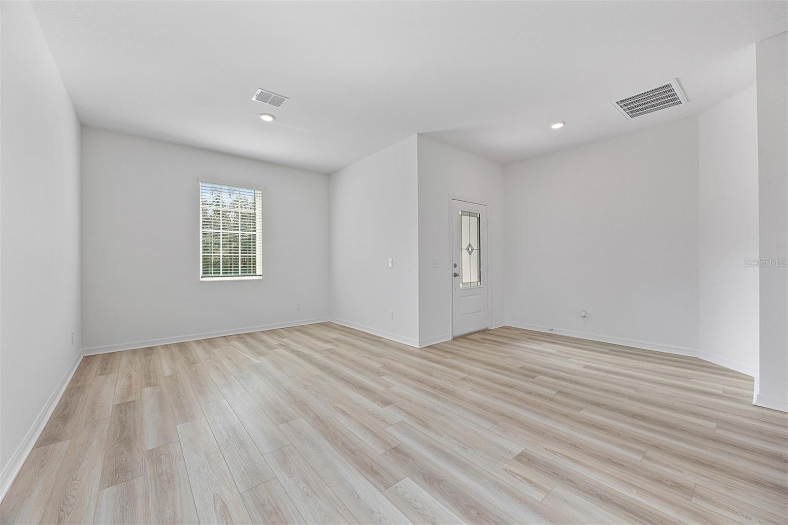 Image 3 of 19 For 247 Big Sioux Drive