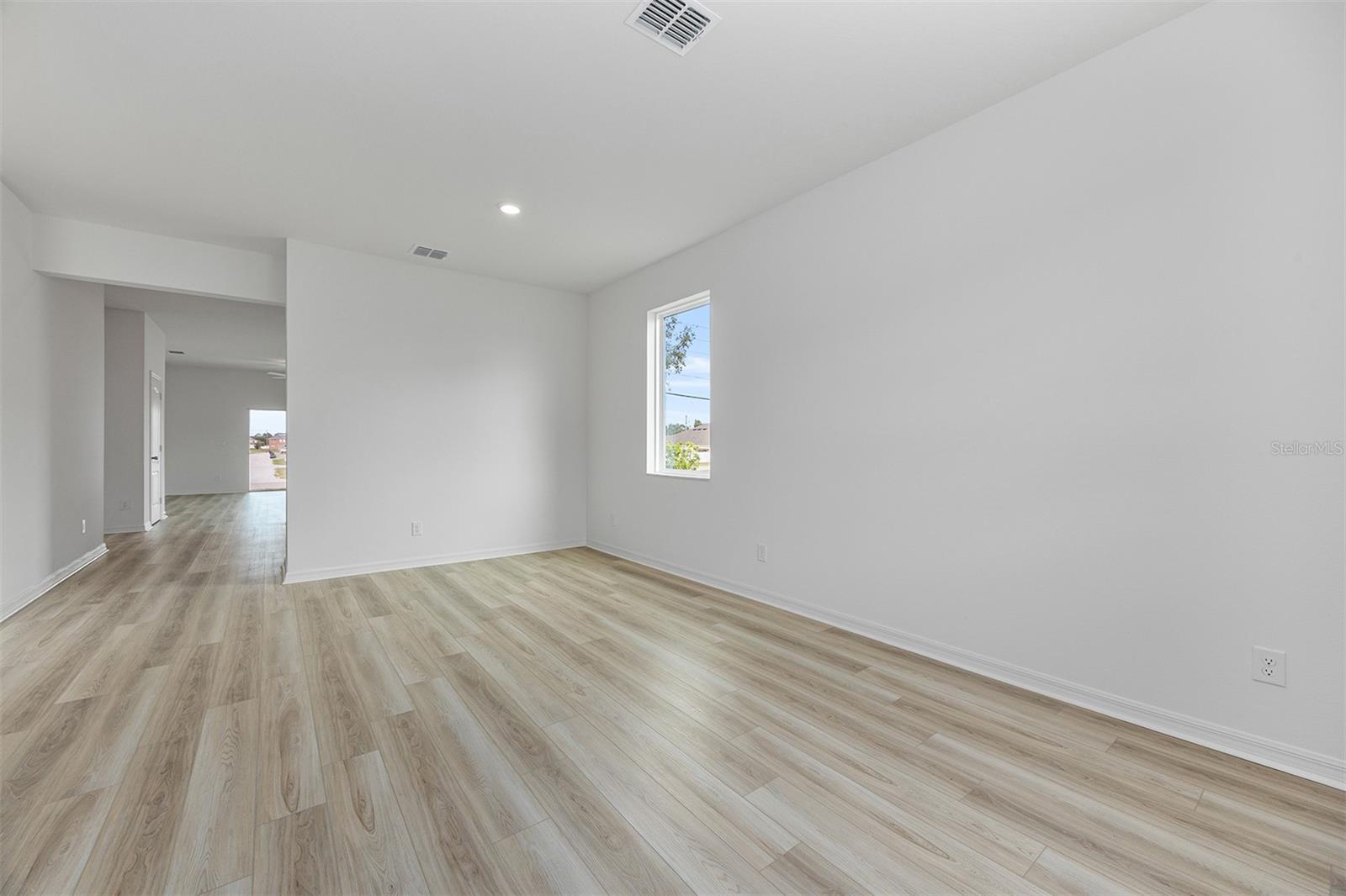 Image 4 of 19 For 247 Big Sioux Drive