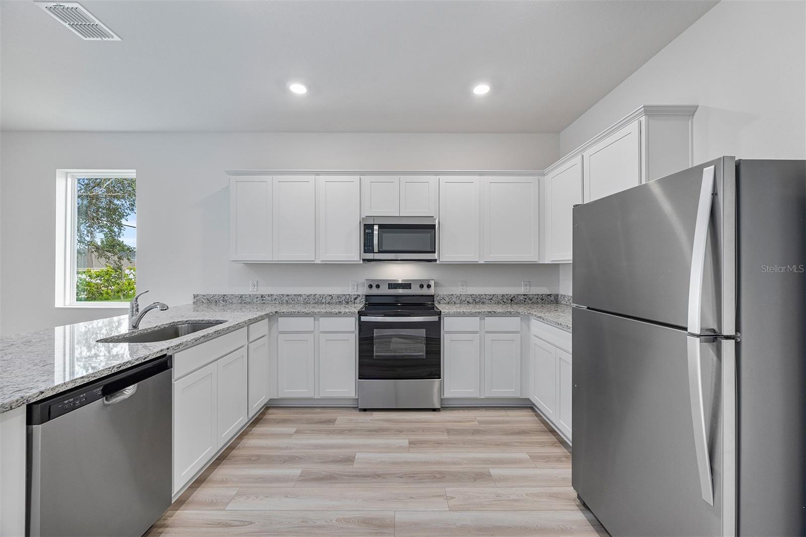 Image 5 of 19 For 247 Big Sioux Drive