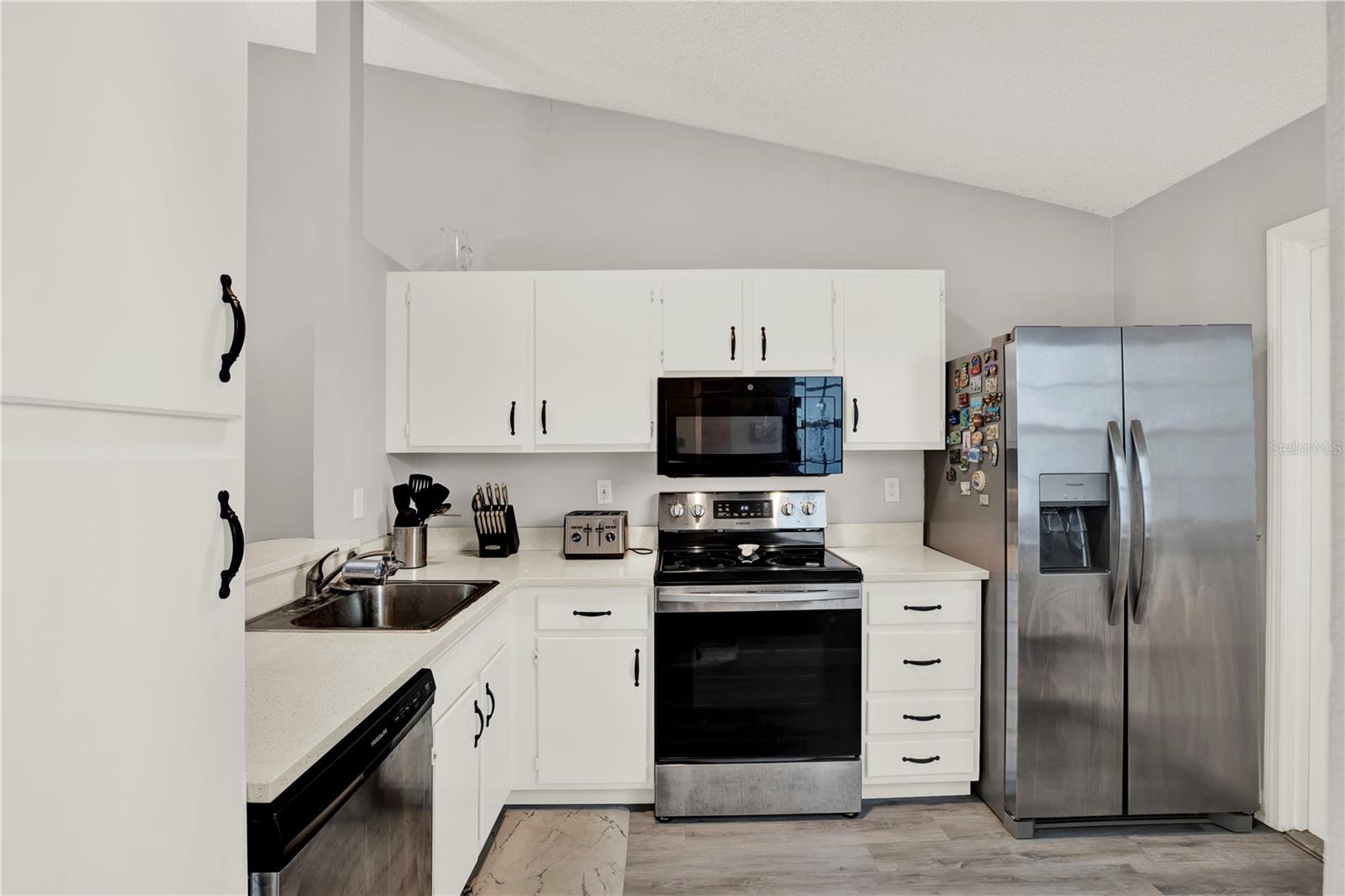 Image 11 of 23 For 3294 Cloverplace Drive 15